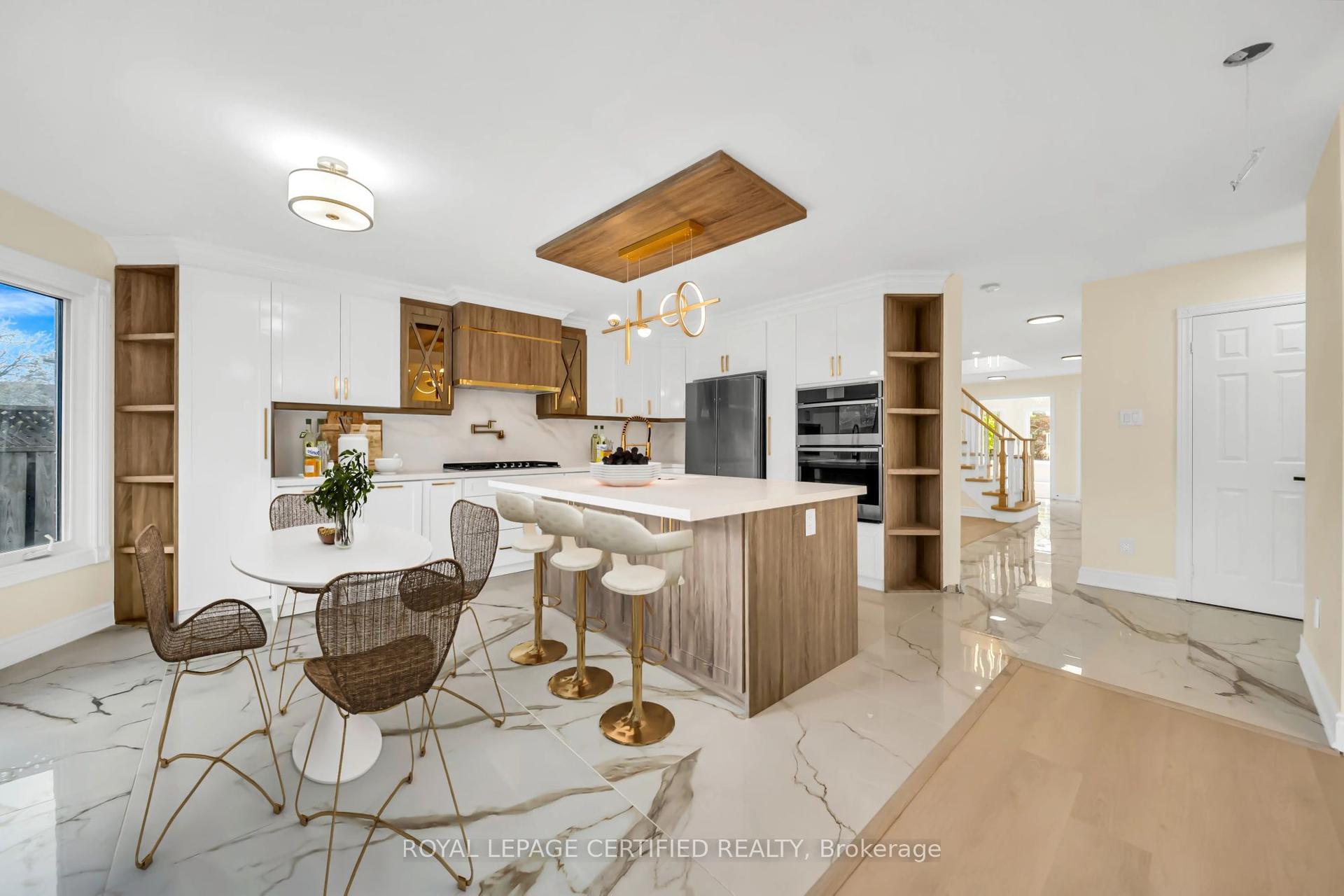 5016 Natkarni Crescent — photo 1
