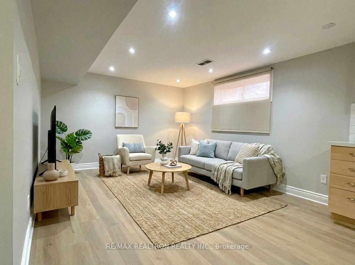 365 Mississauga Vly Boulevard Lower #Lower, Mississauga — Detached for lease, photo 1