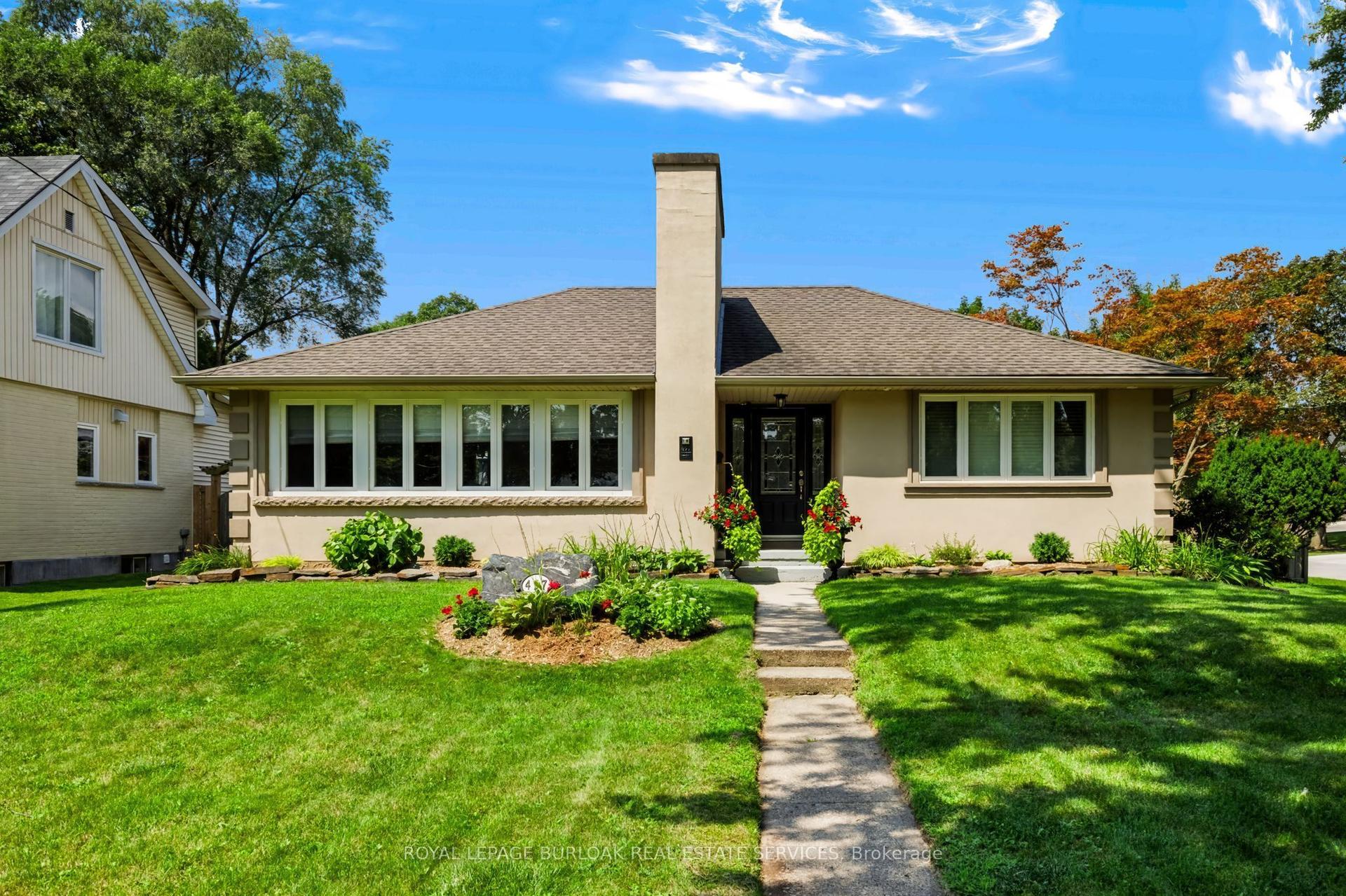 497 Townsend Avenue, Burlington — Detached for sale, photo 1