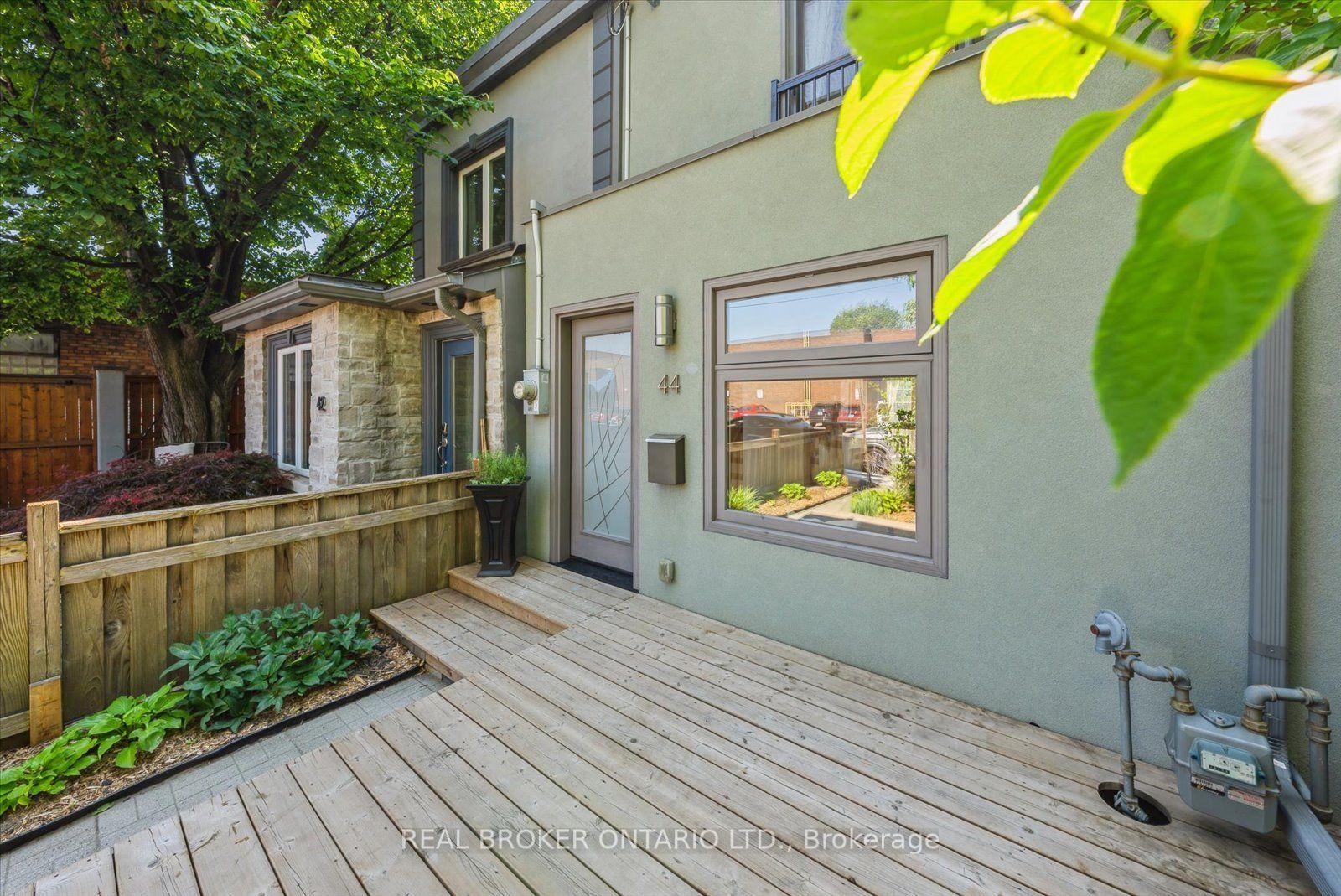 44 Logan Avenue, Toronto — Townhouse for lease, photo 1