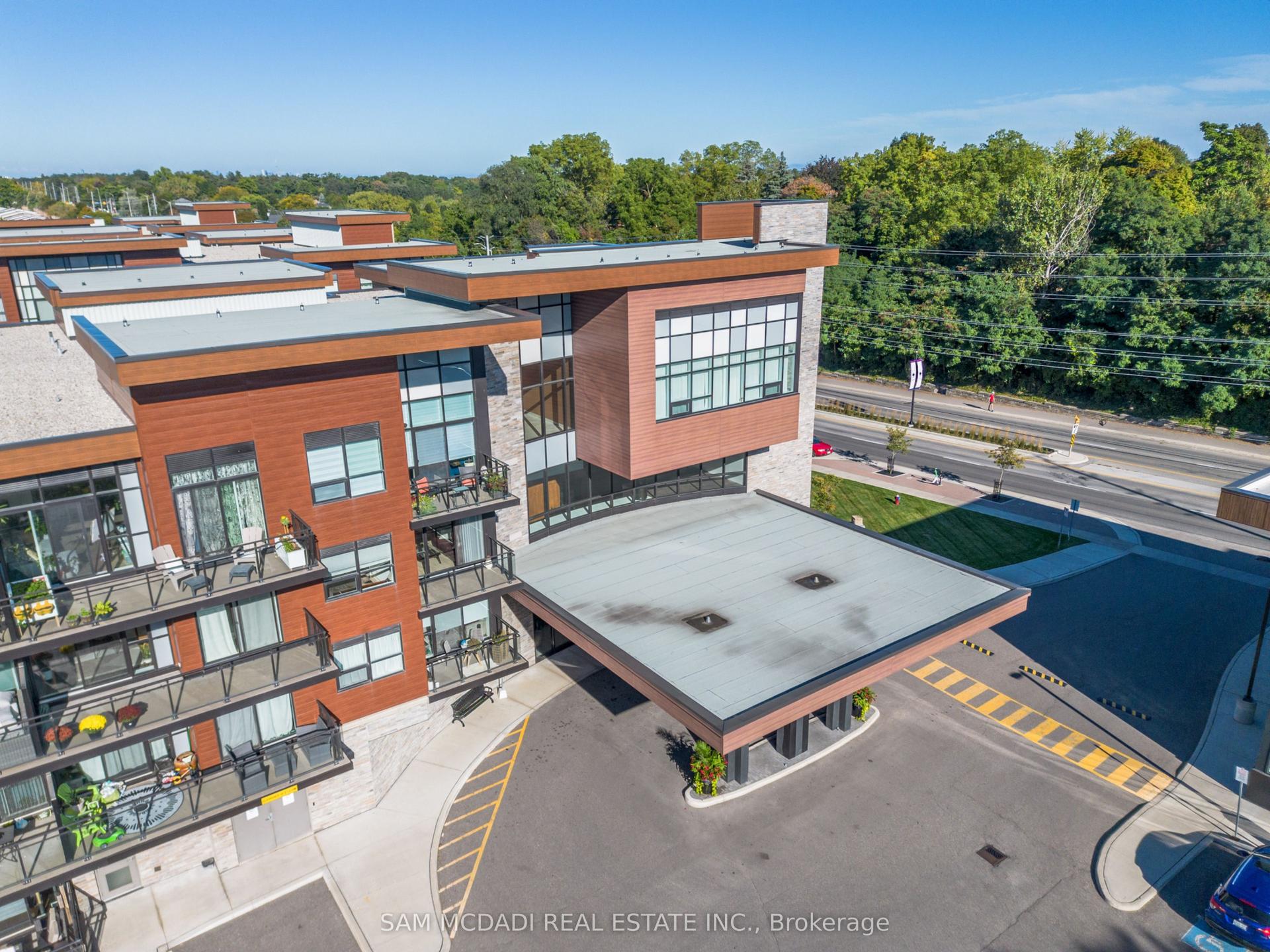 1575 Lakeshore Road W GR33 #GR33 — photo 1