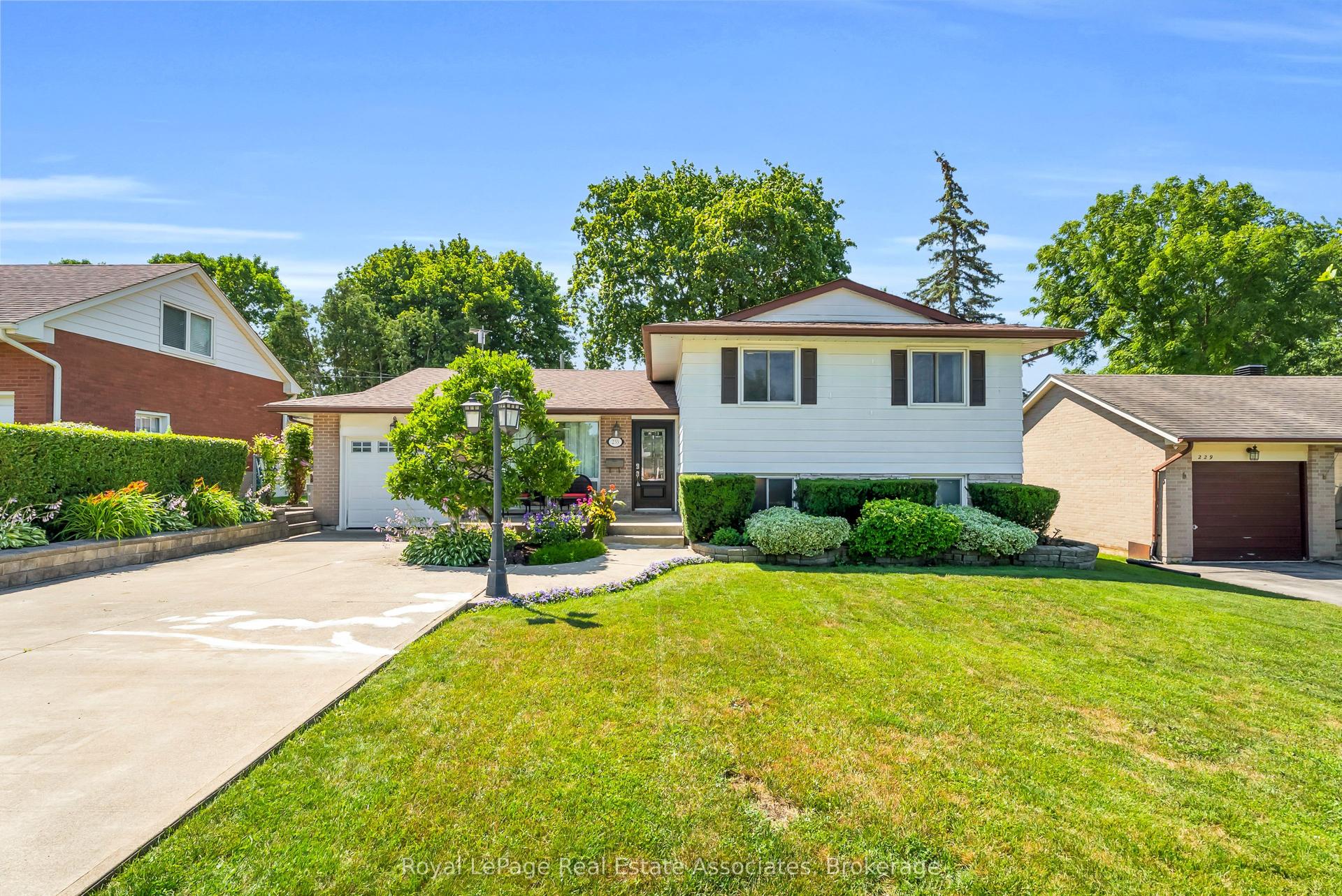 233 Elmore Drive, Halton Hills — Detached for sale, photo 1