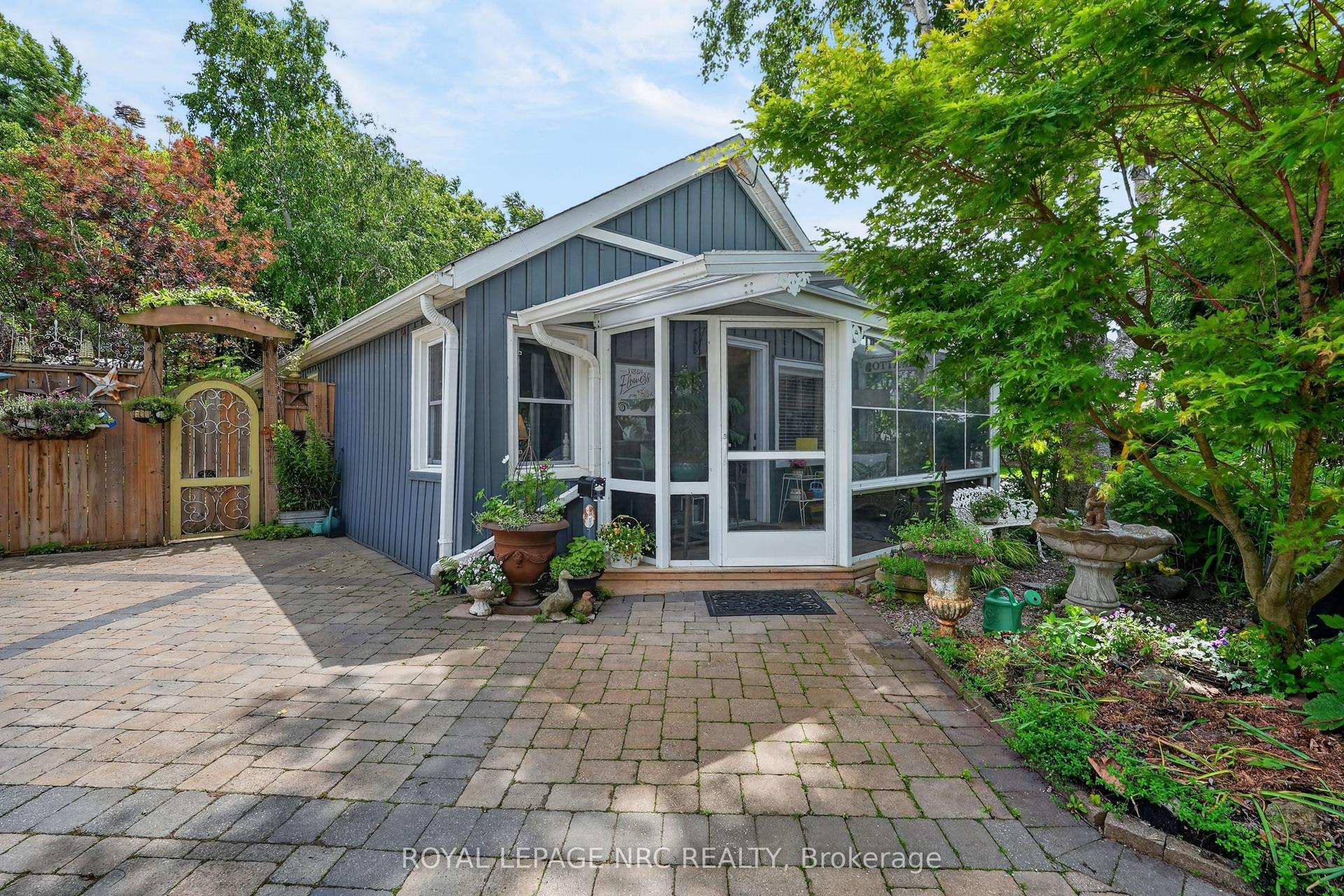 80 Newport Street — photo 1