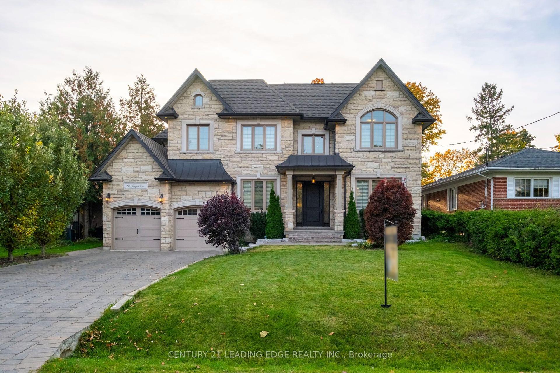 12 JONQUIL Crescent — photo 1