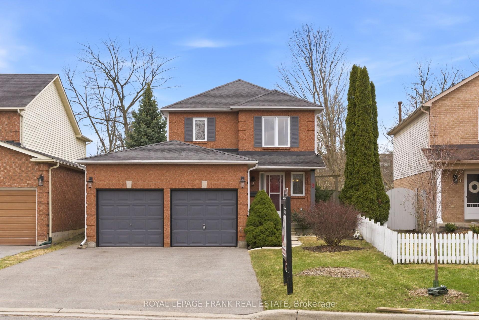 9 Royal Pines Court — photo 1