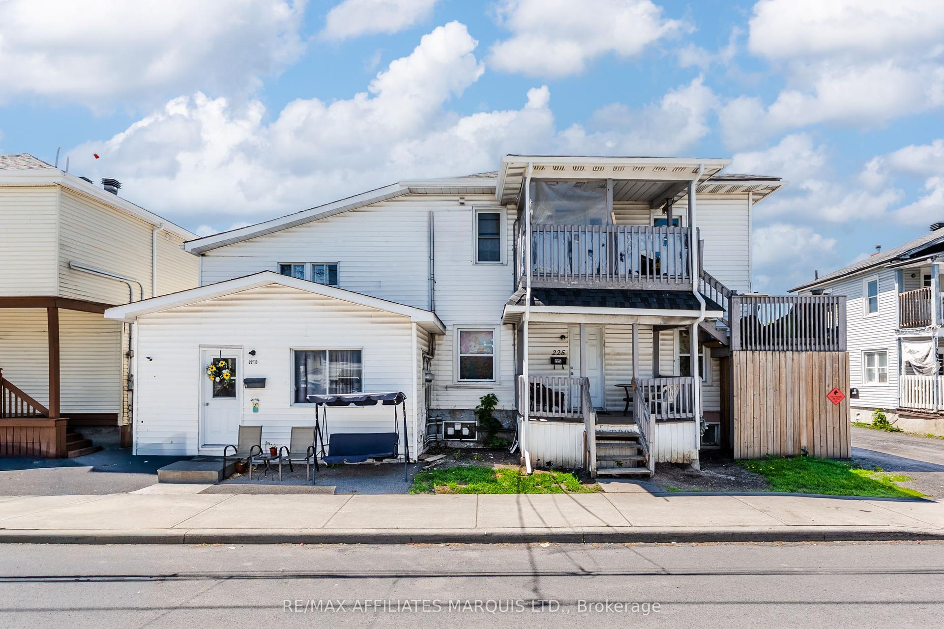 225 Louisa Street — photo 1