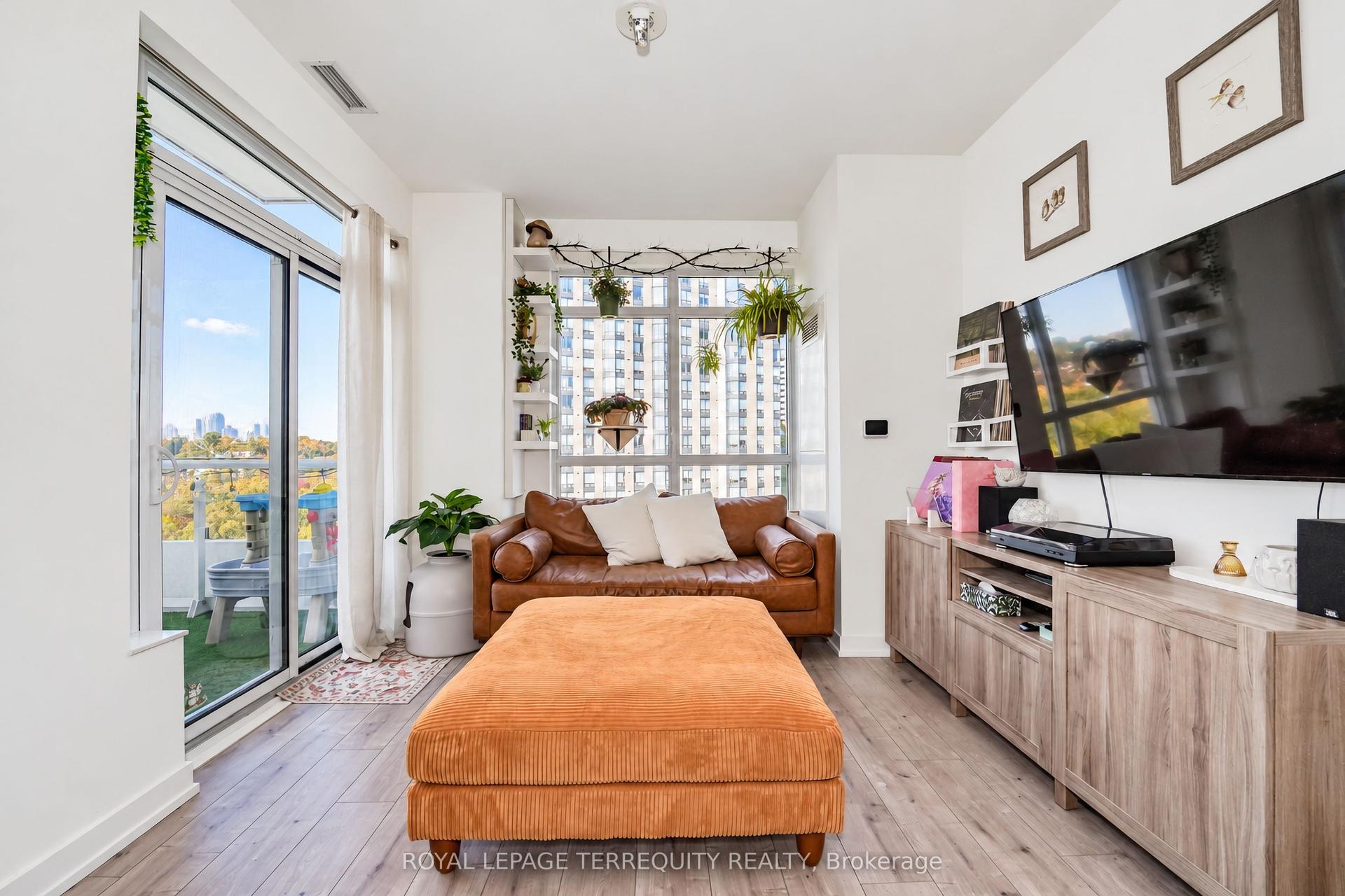 10 Wilby Crescent 614 #614, Toronto — Condo for sale, photo 1