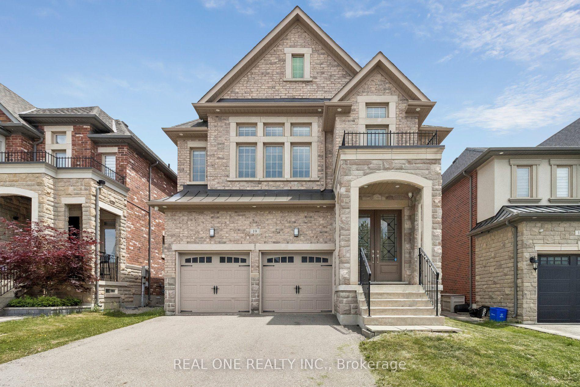19 Rivoli Drive — photo 1