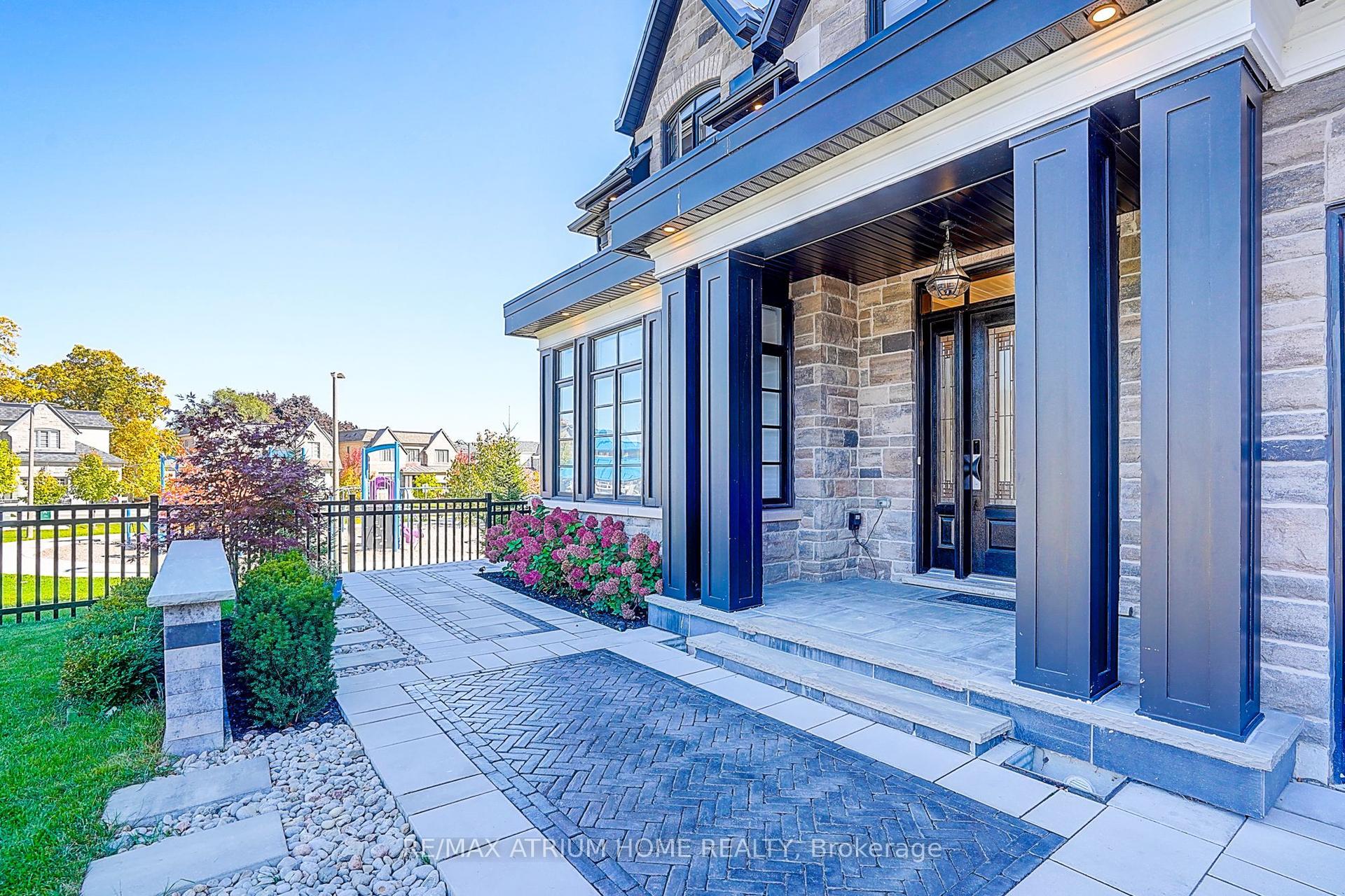246 Nyla Court, Oakville — Detached for sale, photo 1
