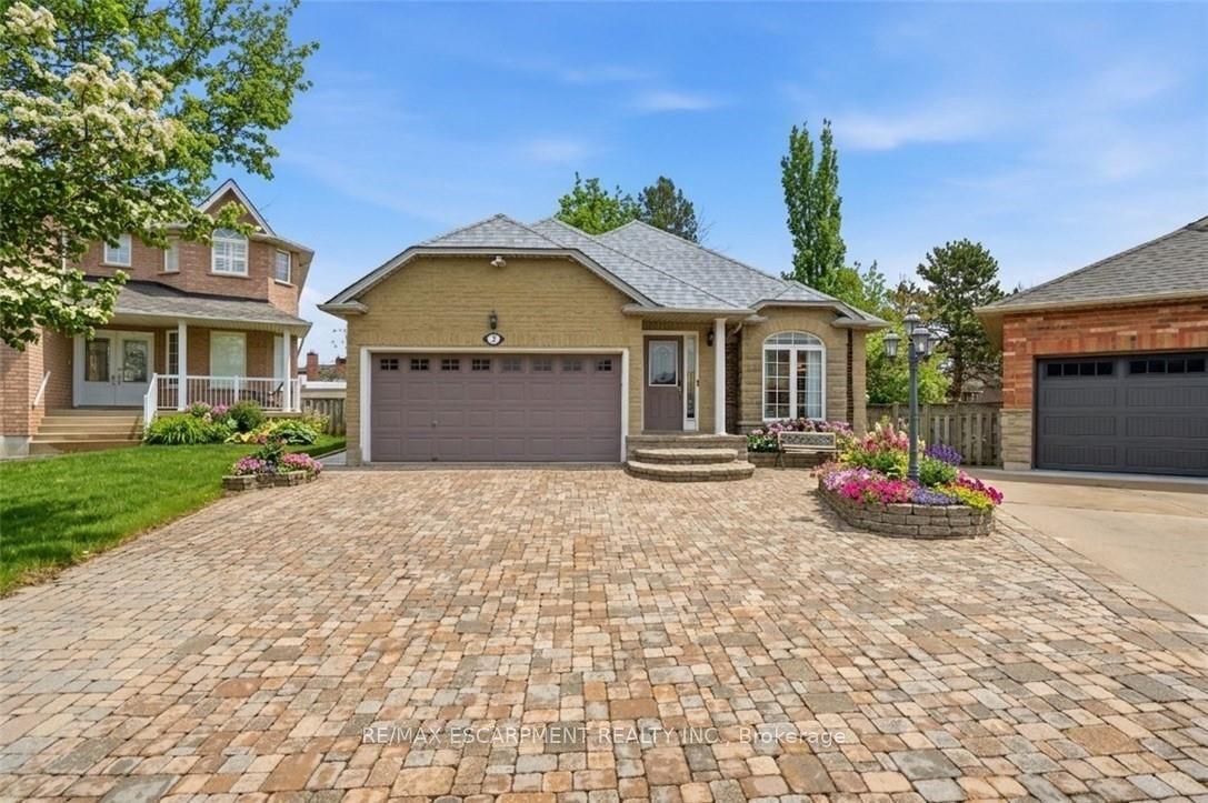 2 Amore Boulevard — photo 1