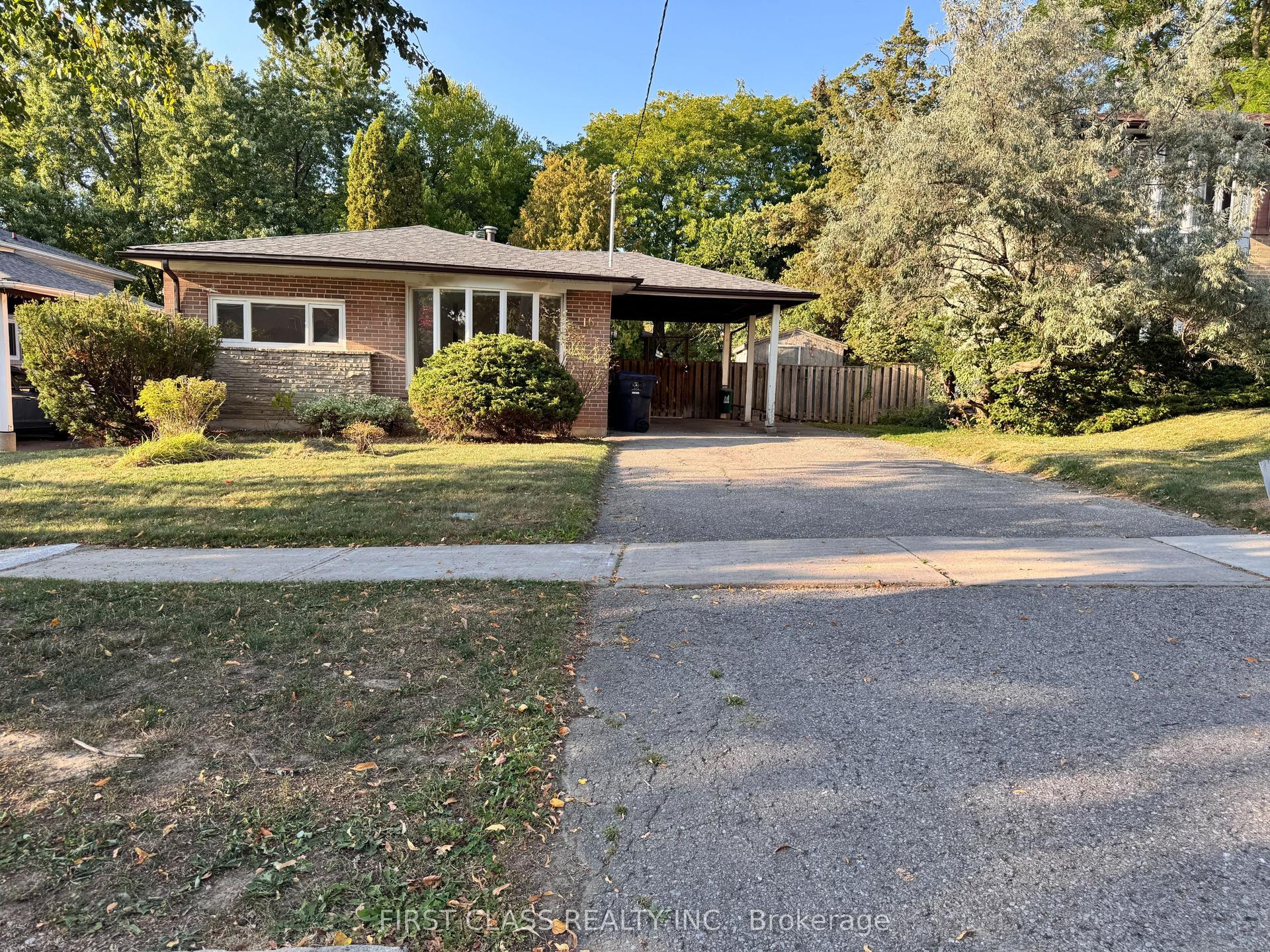16 Trailside Drive, Toronto — Detached for lease, photo 1