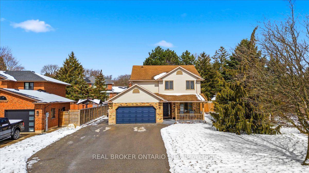 106 Spruceside Crescent — photo 1