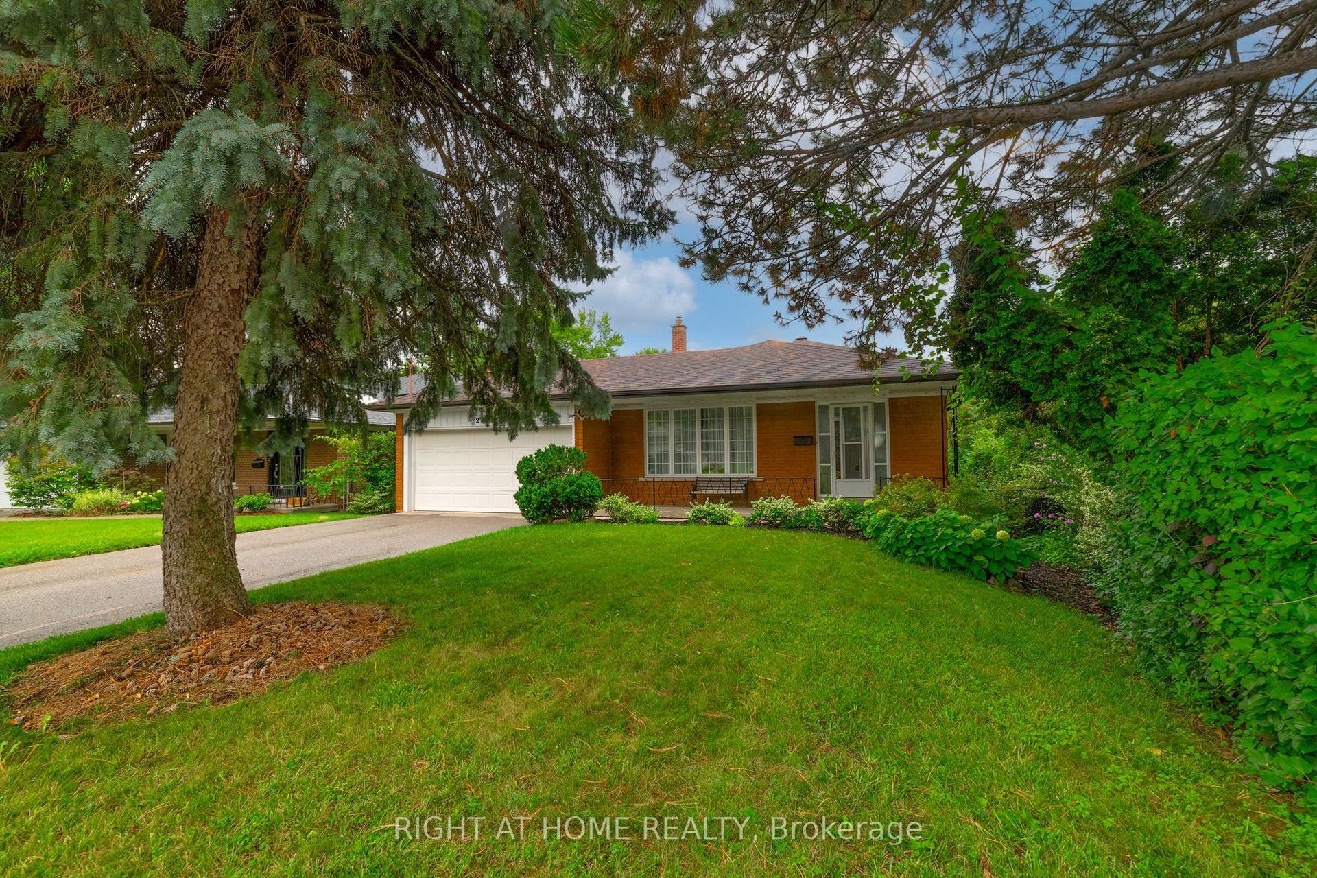 236 Shaughnessy Boulevard, Toronto — Detached for sale, photo 1