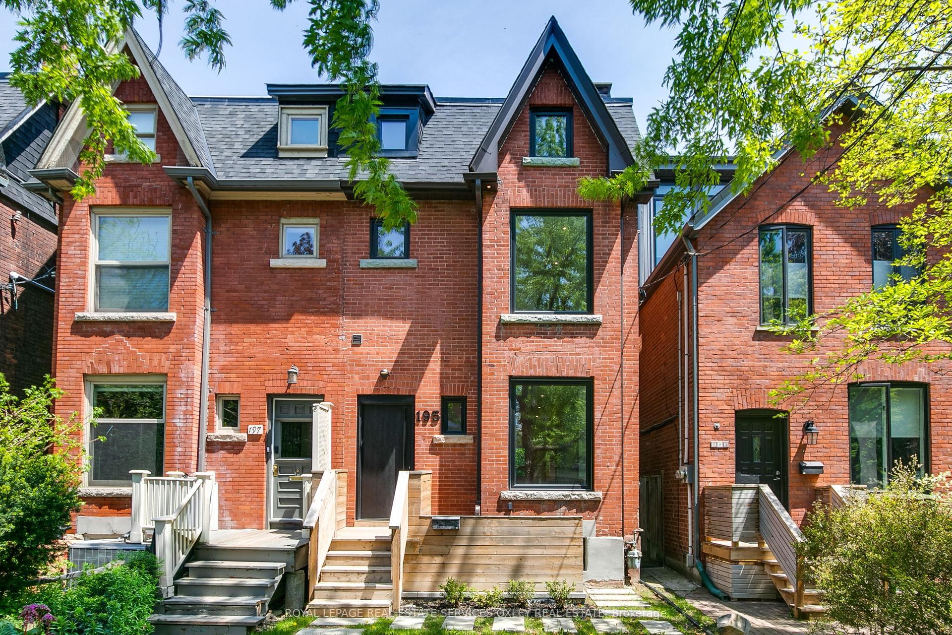 195 Albany Avenue — photo 1