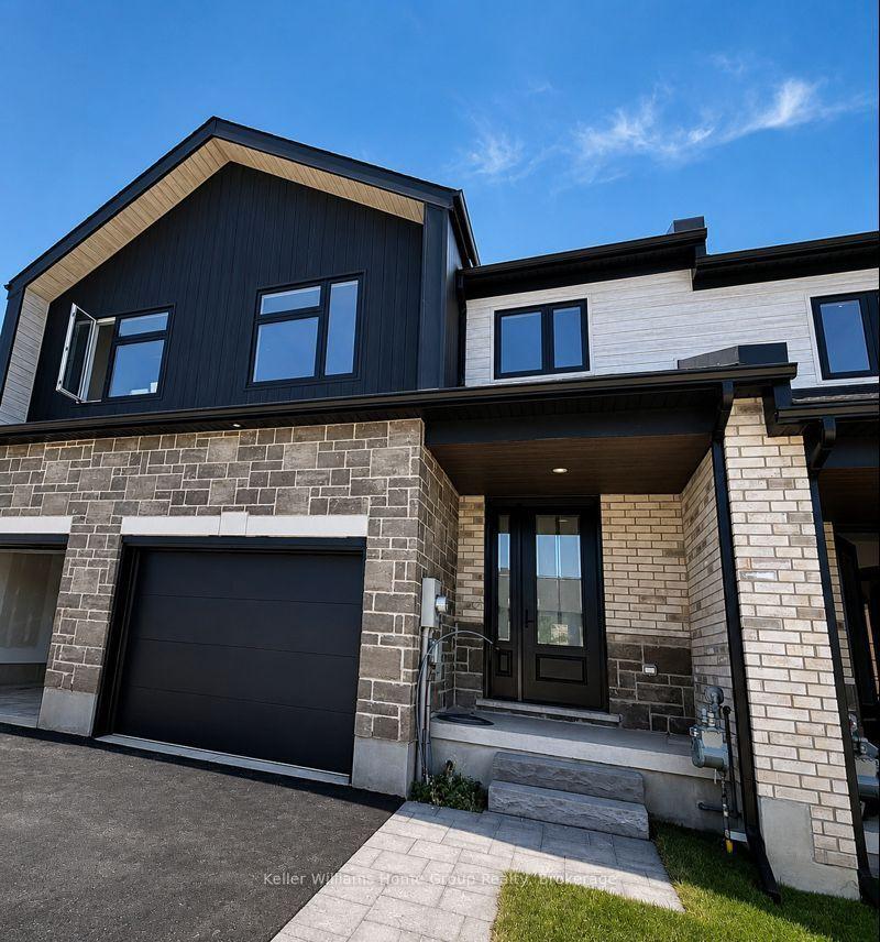 17 Halls Drive, Centre Wellington — Townhouse for sale, photo 1