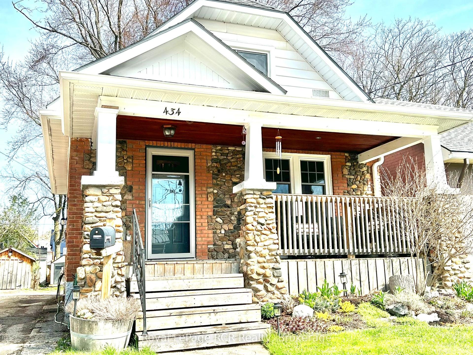 434 13th "A" Street W — photo 1