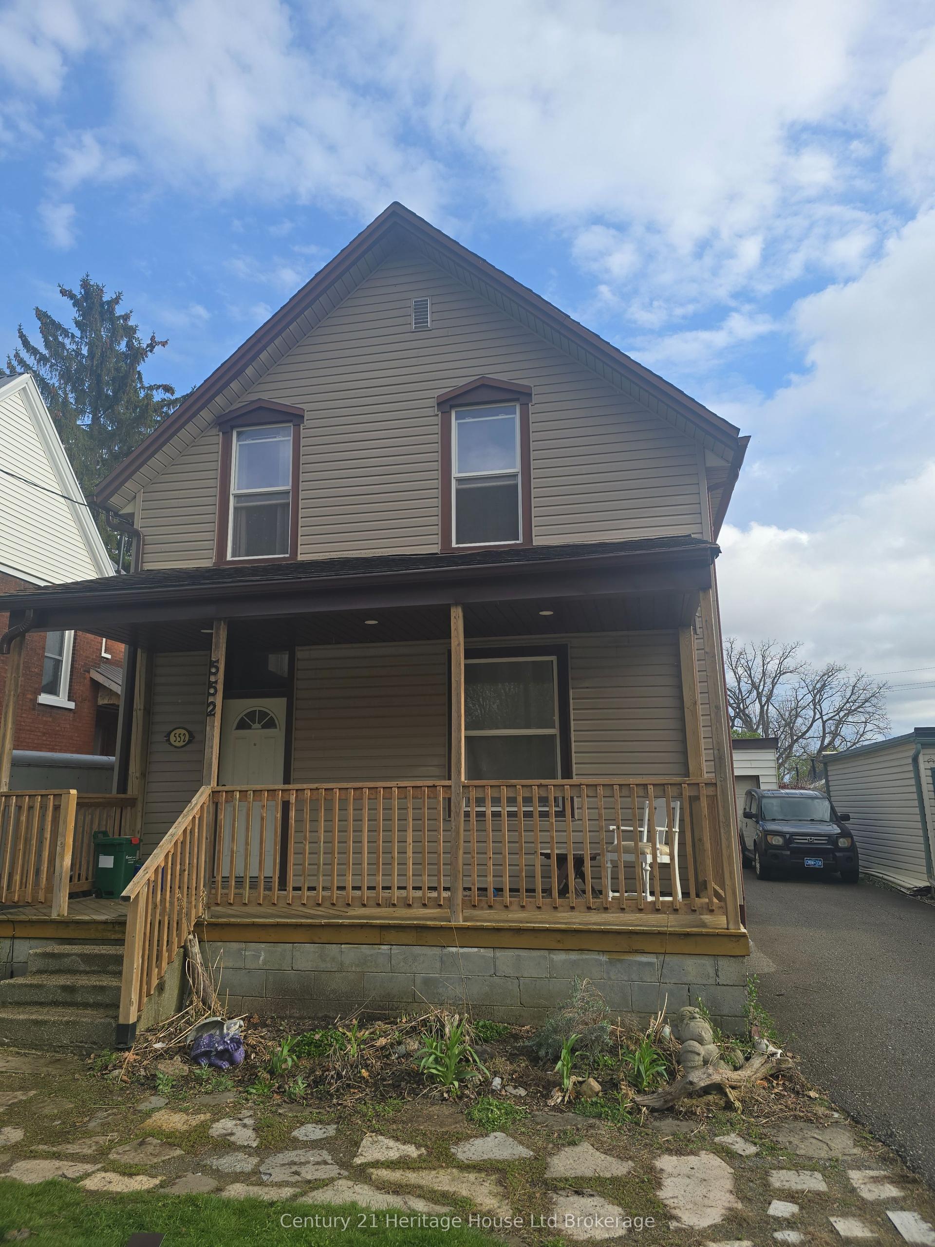 552 Hatch Street — photo 1