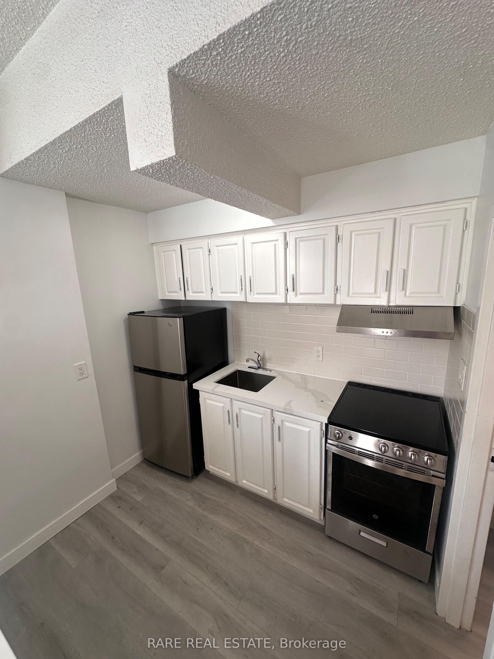 120 Spencer Avenue 5 #5, Toronto — Multiplex for lease, photo 1