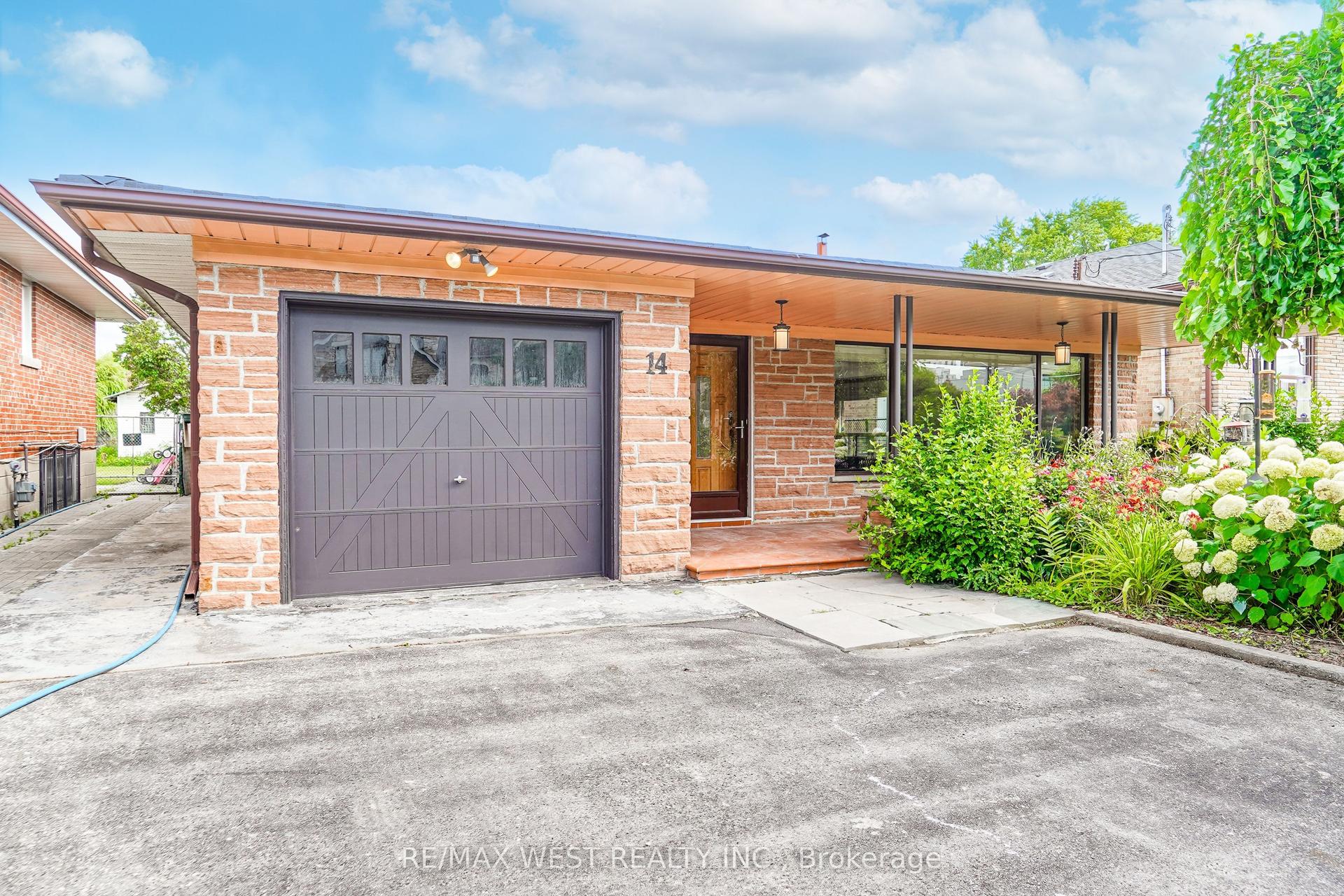 14 Model Avenue, Toronto — Detached for sale, photo 1
