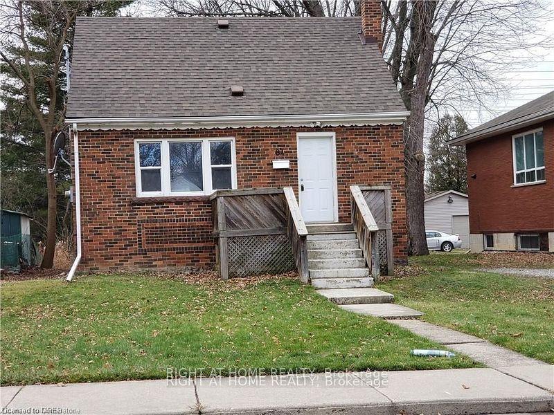 84 Ewen Road, Hamilton — Detached for lease, photo 1