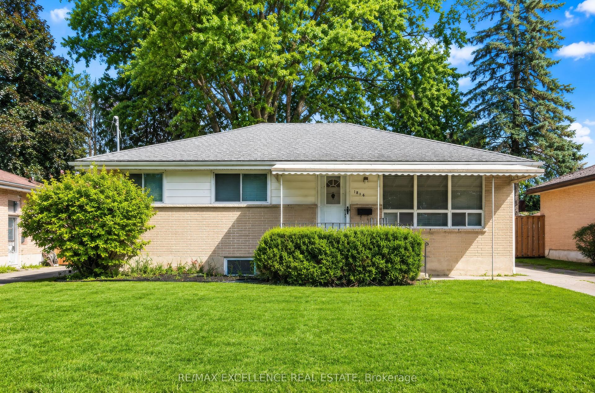 1814 Whitehall Drive — photo 1