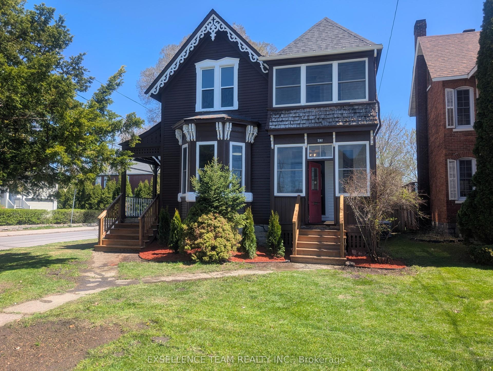 241 Sydney Street, Cornwall — Detached for sale, photo 1