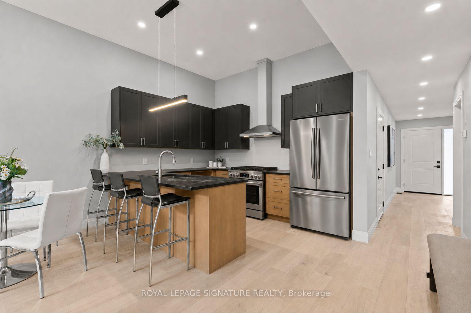 139 King Edward Street — photo 1