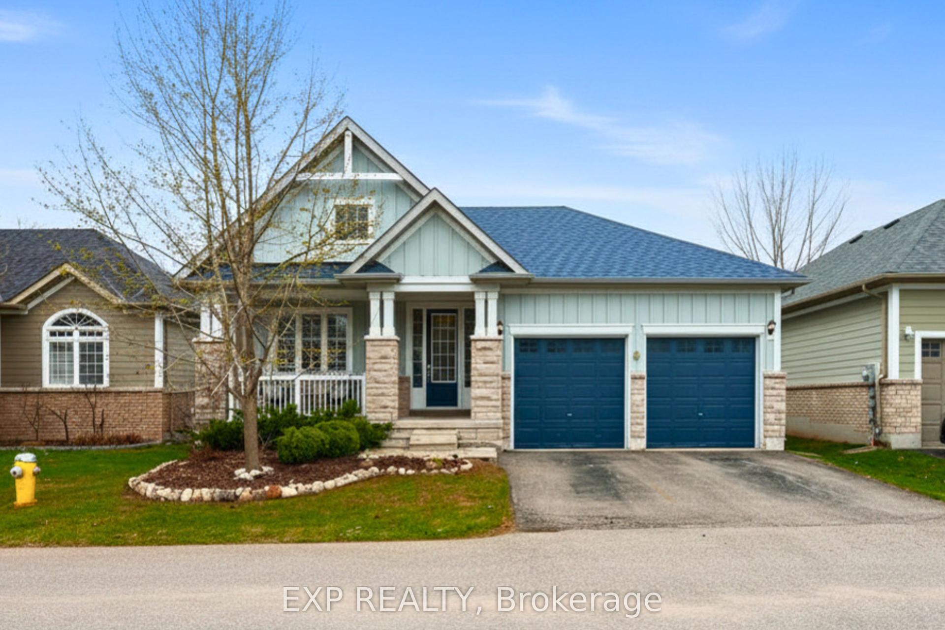 8 Clubhouse Drive — photo 1