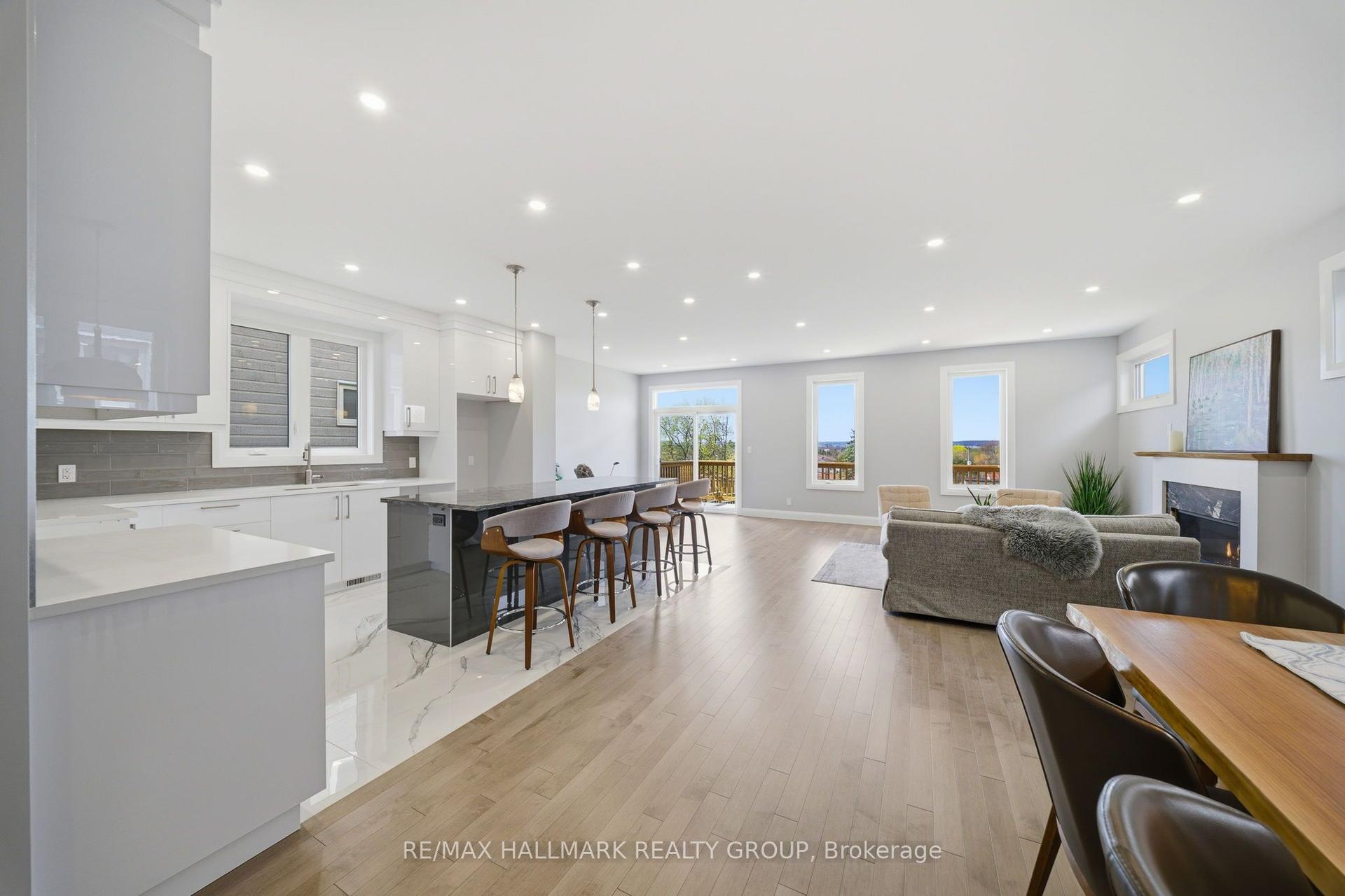 6933 Notre Dame Street — photo 1