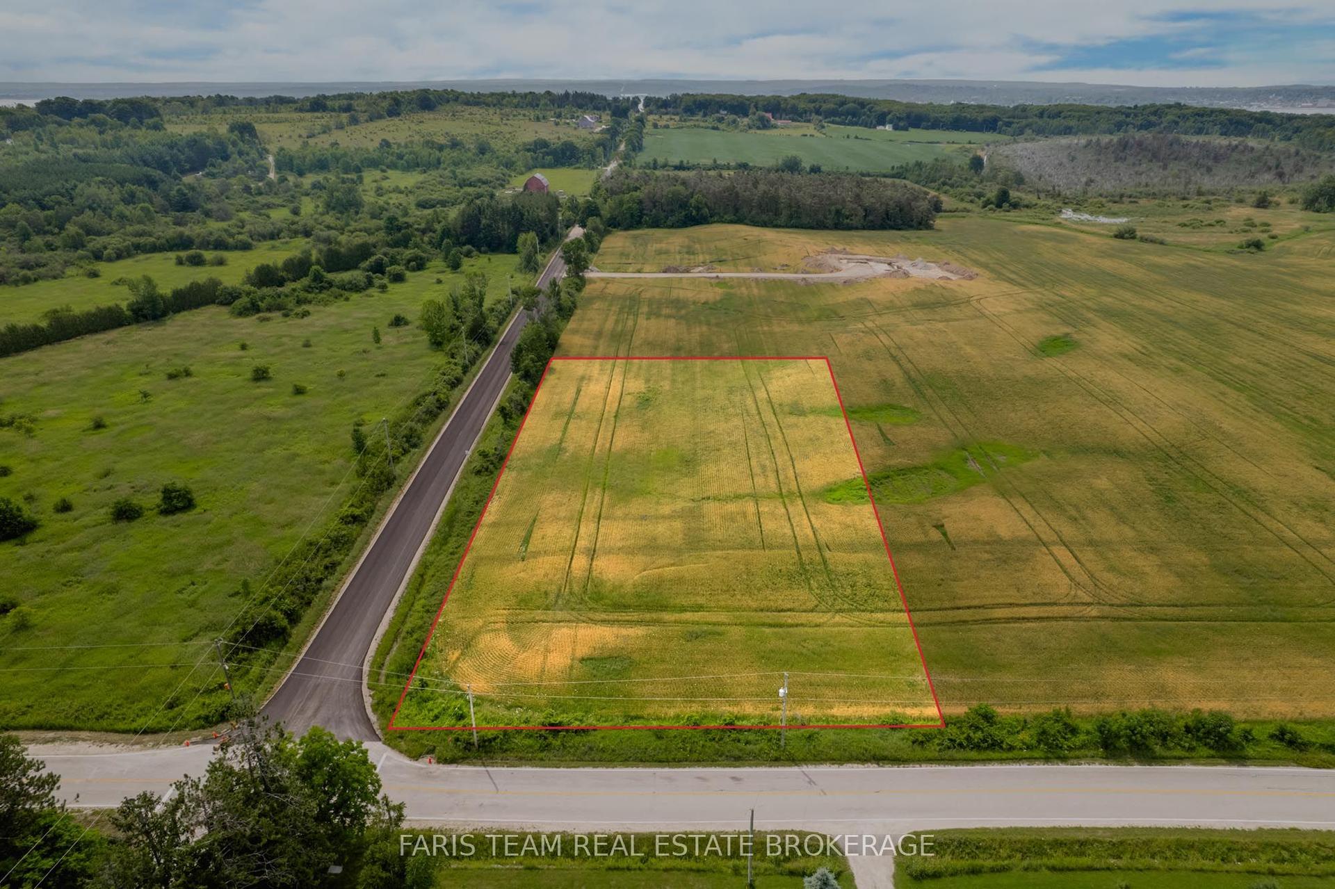 1511 Tay Point Road — photo 1