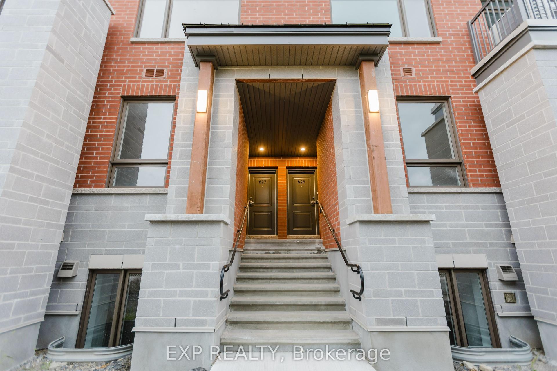 605 Silhouette Private, Barrhaven — Condo Town for lease, photo 1
