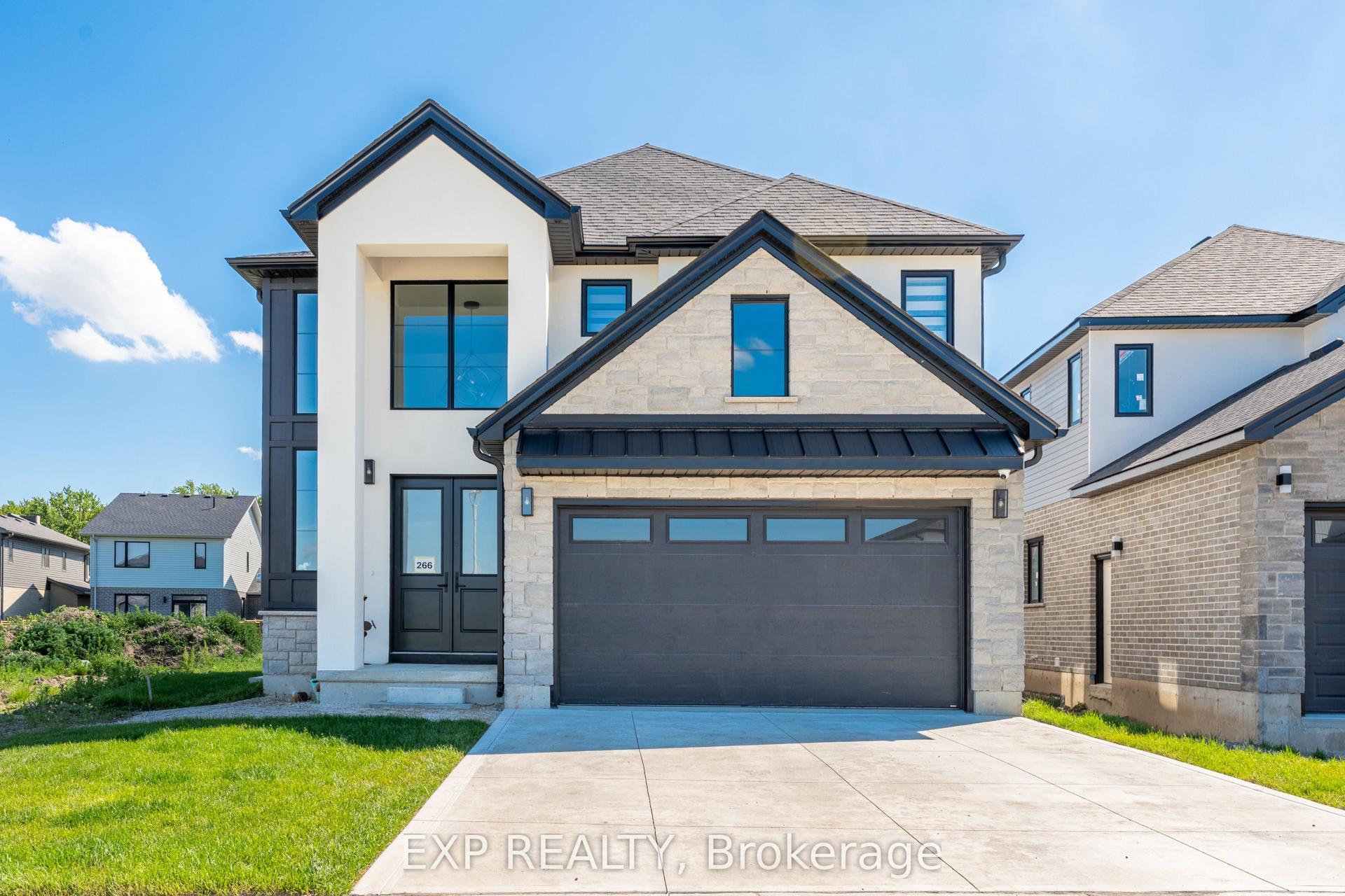 266 Hesselman Crescent — photo 1