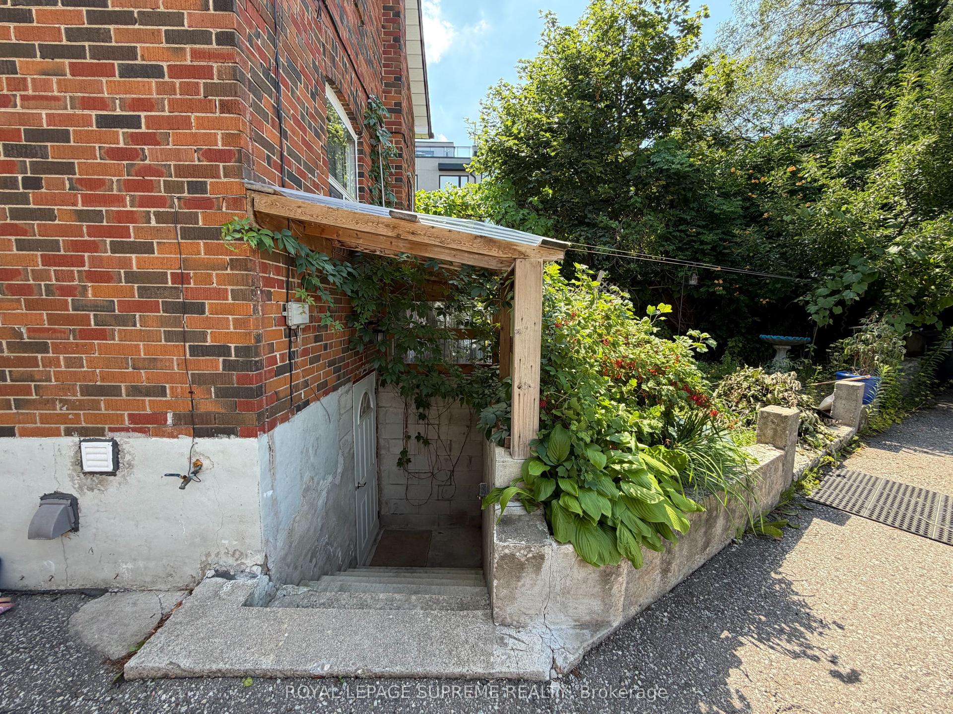 1074 Briar Hill Avenue Bsmt #Bsmt, Toronto — Detached for lease, photo 1