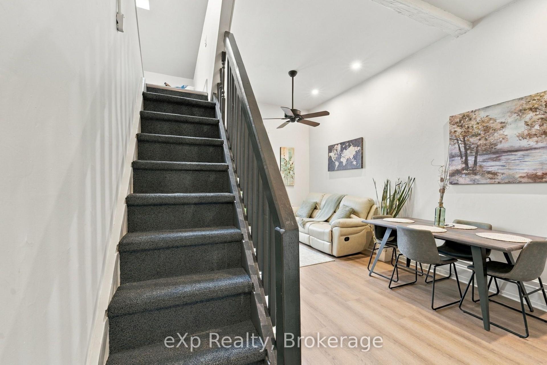 94 Wellington Street 2 #2, Stratford — Multiplex for lease, photo 1