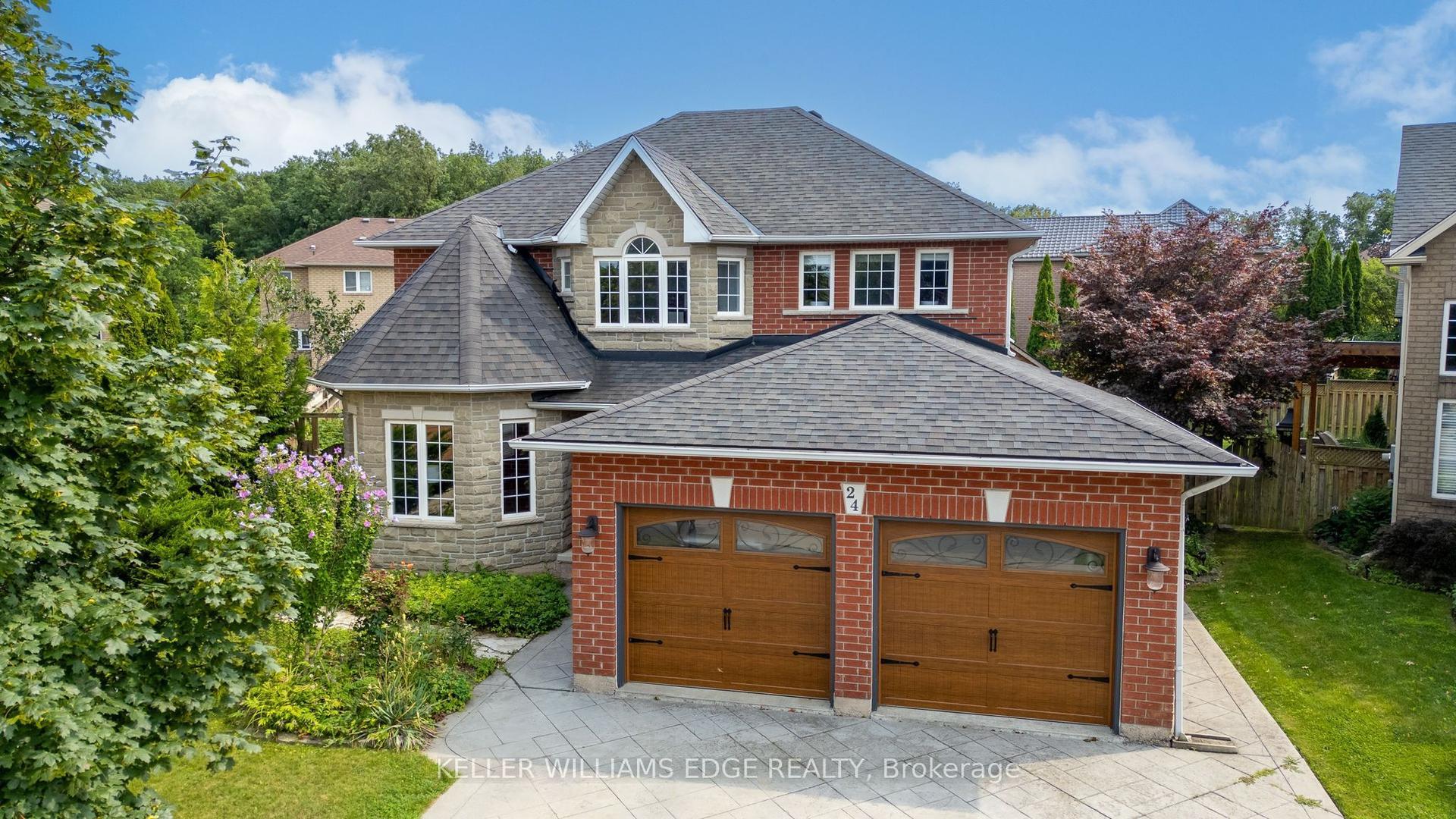 24 Eringate Drive, Hamilton — Detached for sale, photo 1