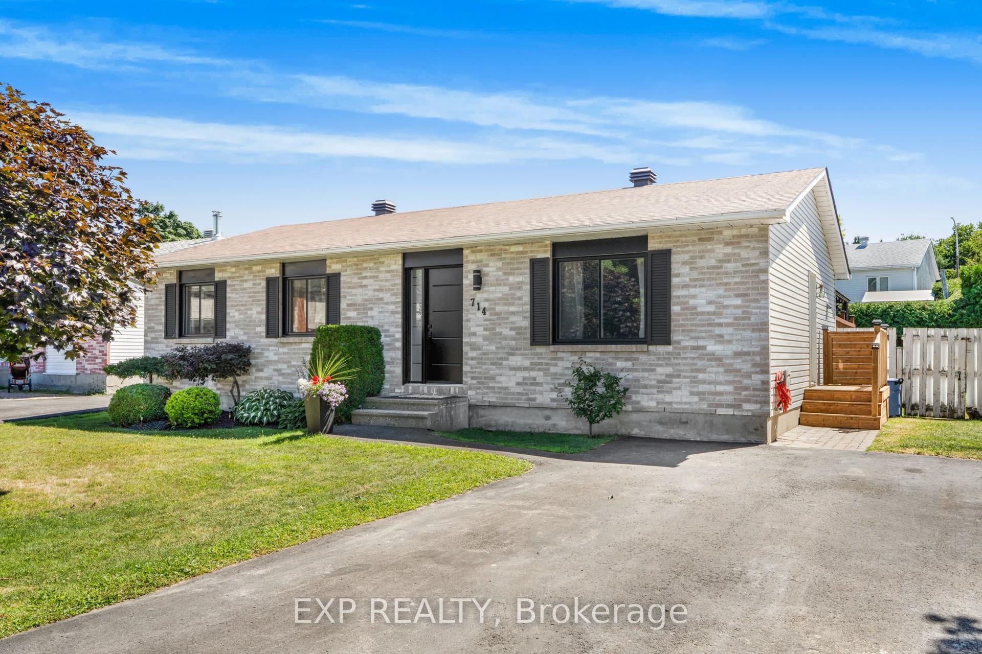714 MORRIS Street — photo 1