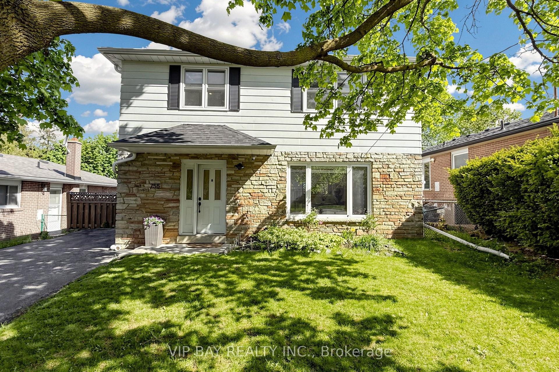 755 Botany Hill Crescent — photo 1