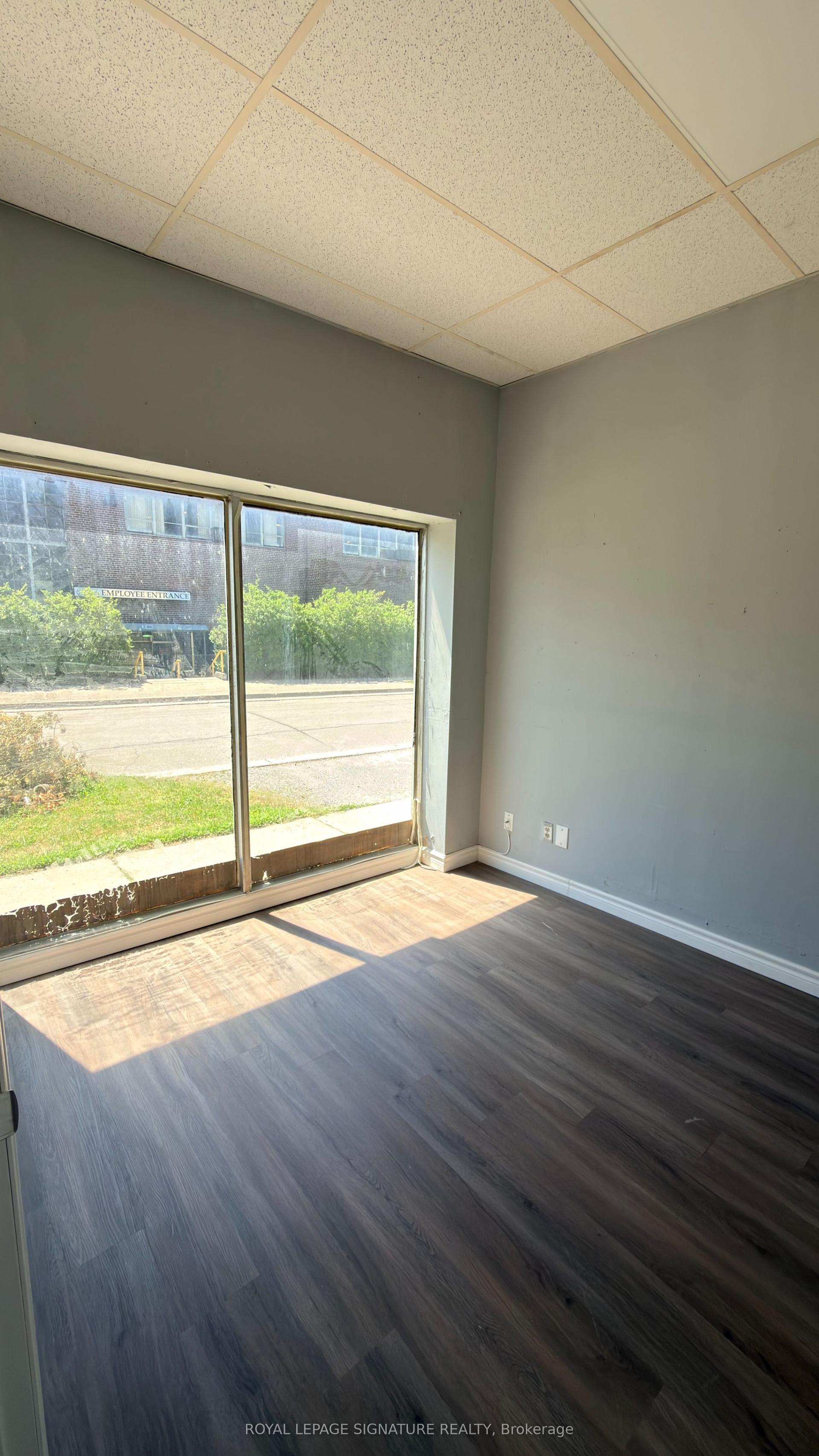 92 Wolfe Street 1A #1A, Oshawa — Multiplex for lease, photo 1