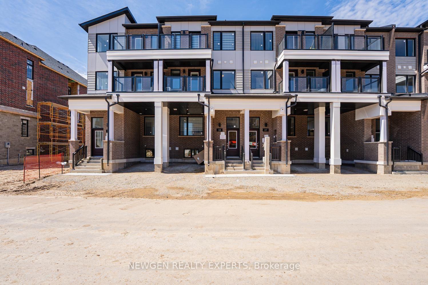 33 Thornbird Crescent — photo 1