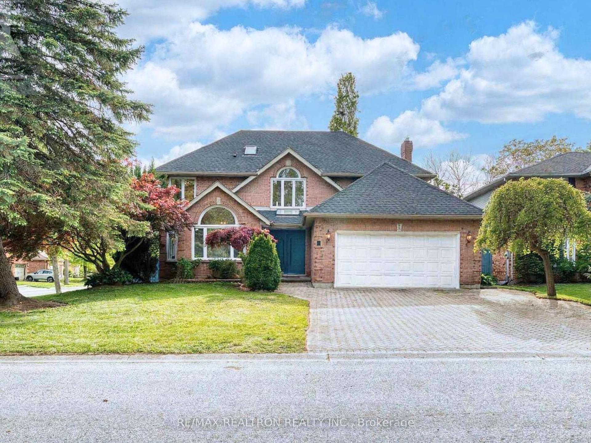 1 Caithness Court, London North — Detached for lease, photo 1