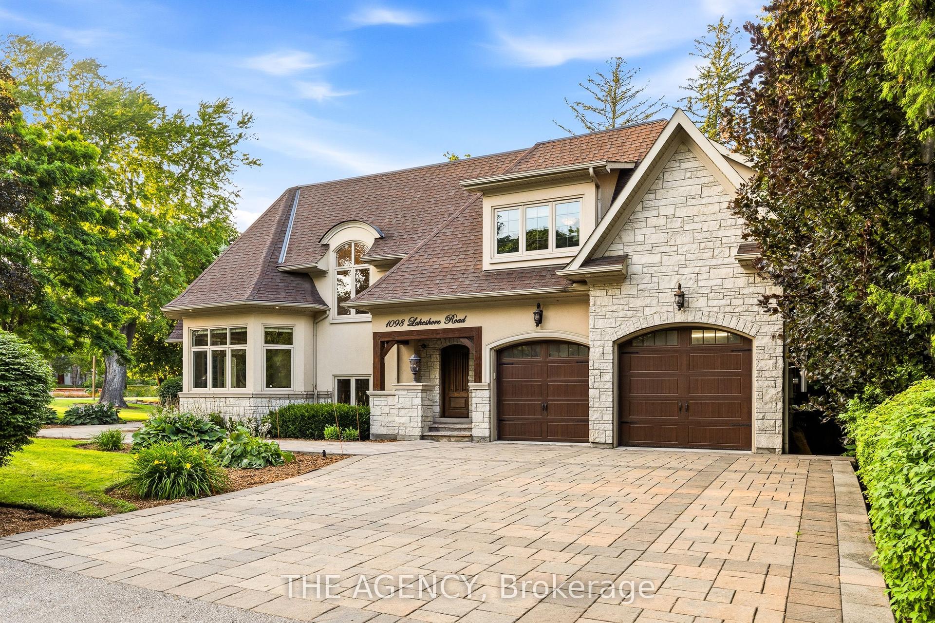 1098 Lakeshore Road W, Oakville — Detached for sale, photo 1