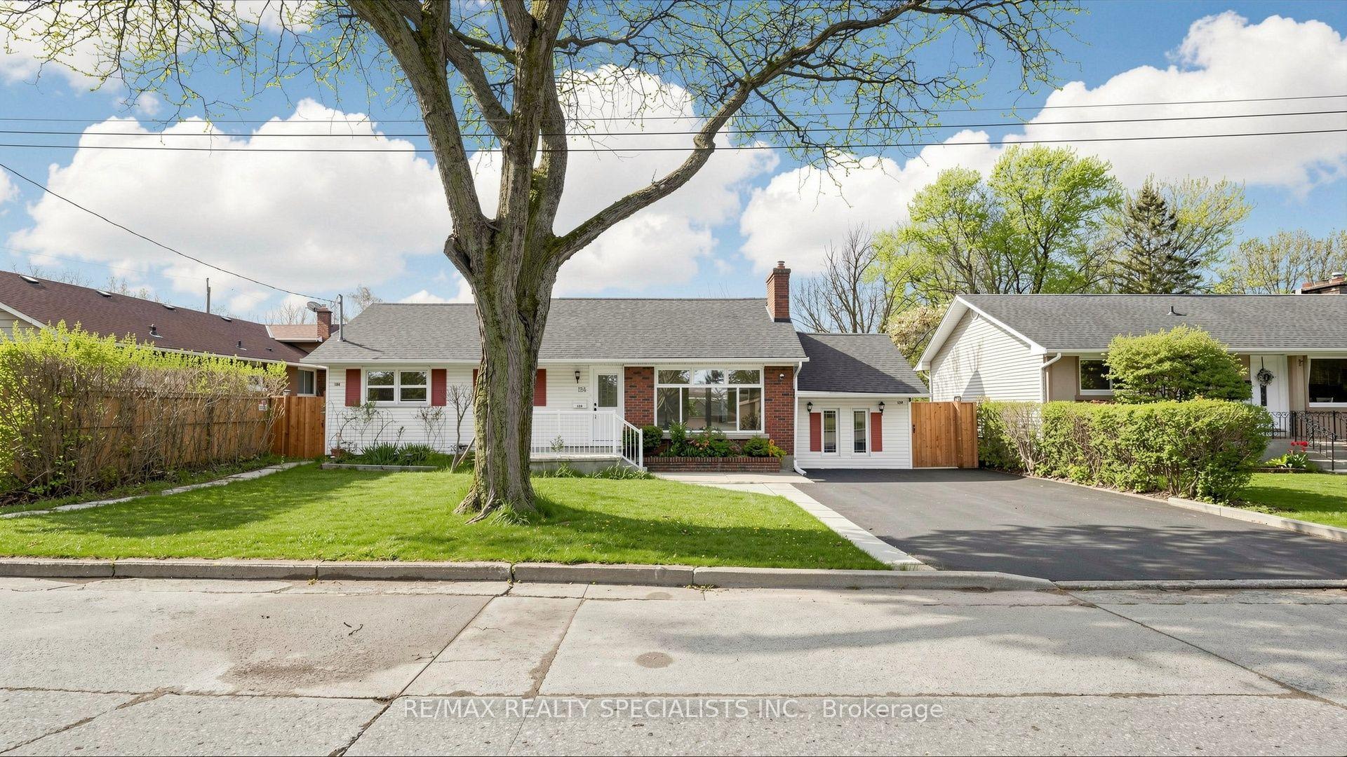 124 Village Road — photo 1