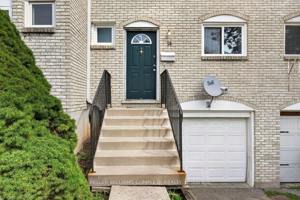 120 QUIGLEY Road 14 #14, Hamilton — Condo Town for sale, photo 1