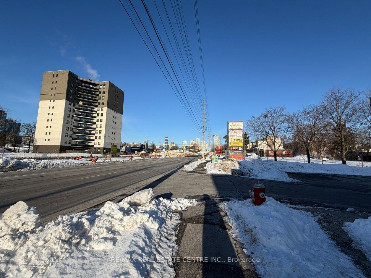 3085 Hurontario St Street 12 #12, Mississauga — Commercial for sale, photo 1