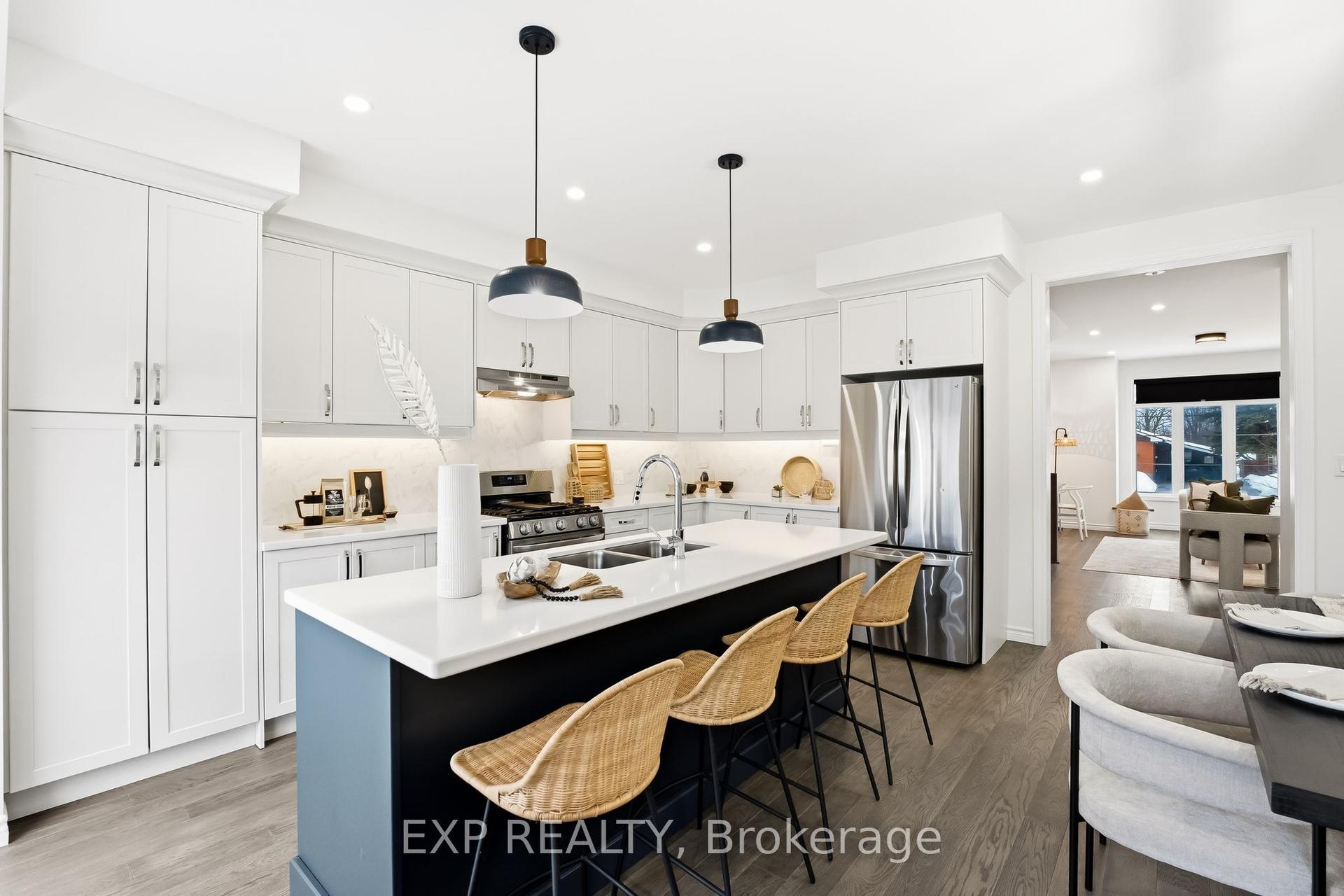 31 Shand Lane — photo 1