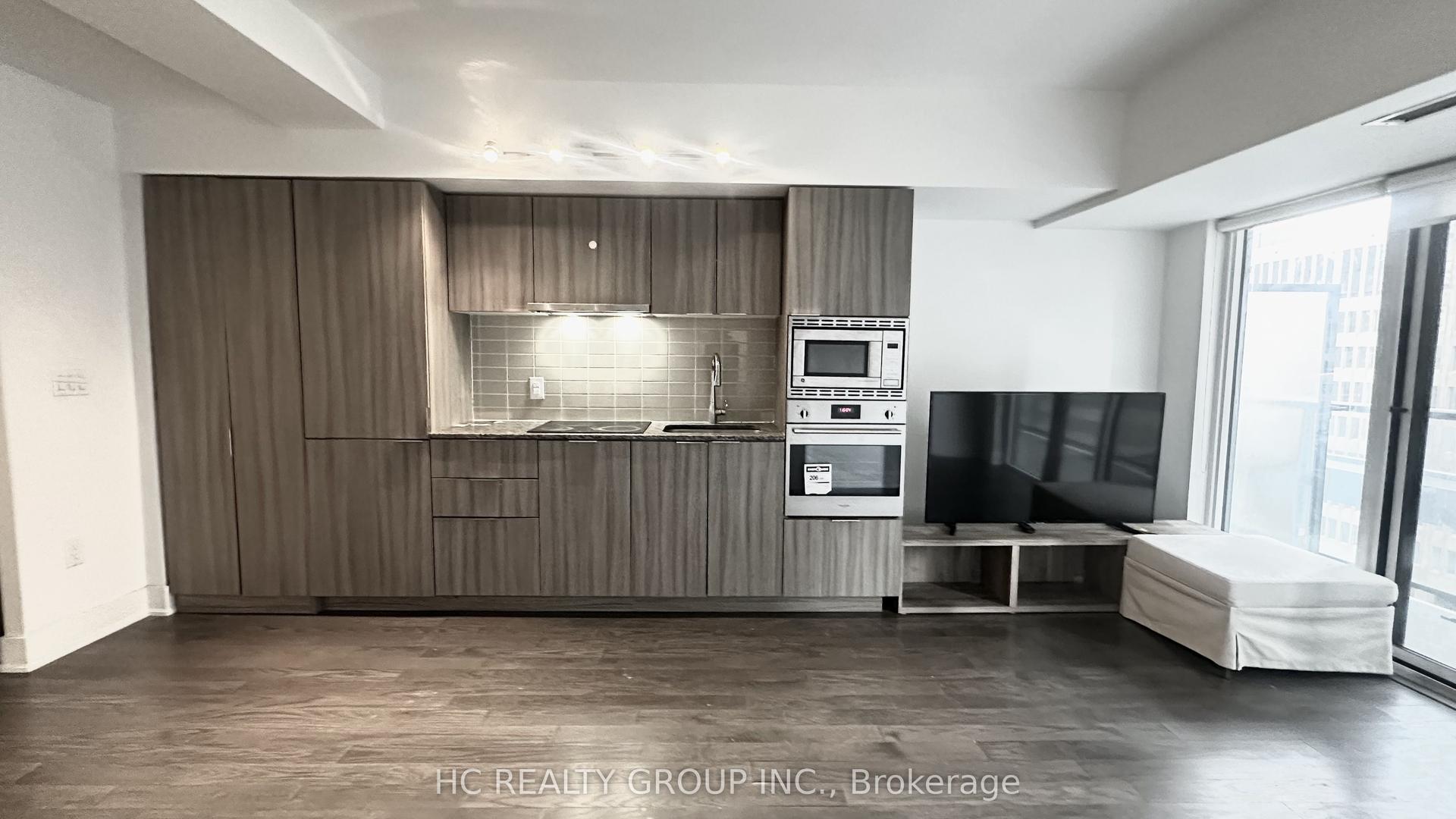 955 Bay Street 1008 #1008 — photo 1