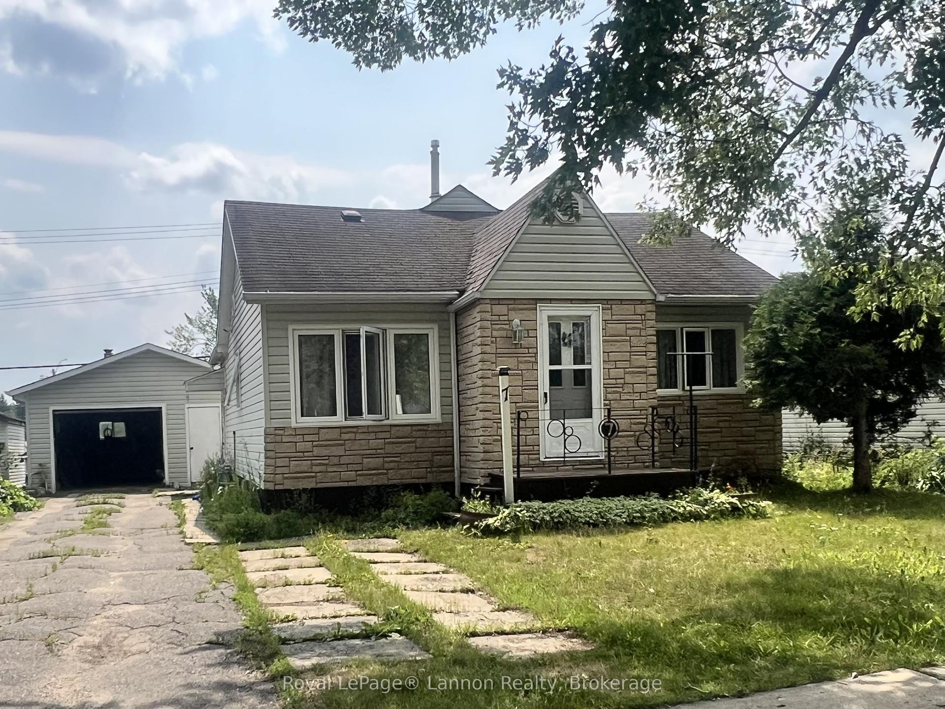 7 Errington Avenue, Atikokan — Detached for sale, photo 1