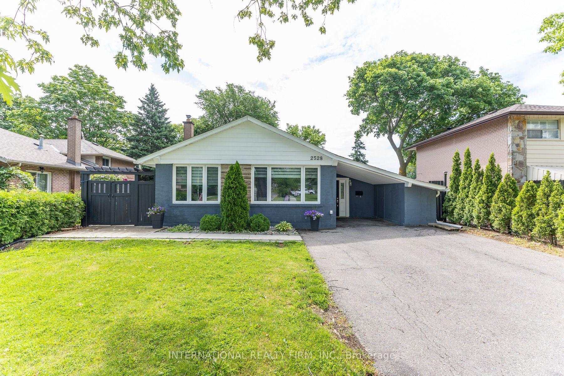2528 Truscott Drive, Mississauga — Detached for sale, photo 1
