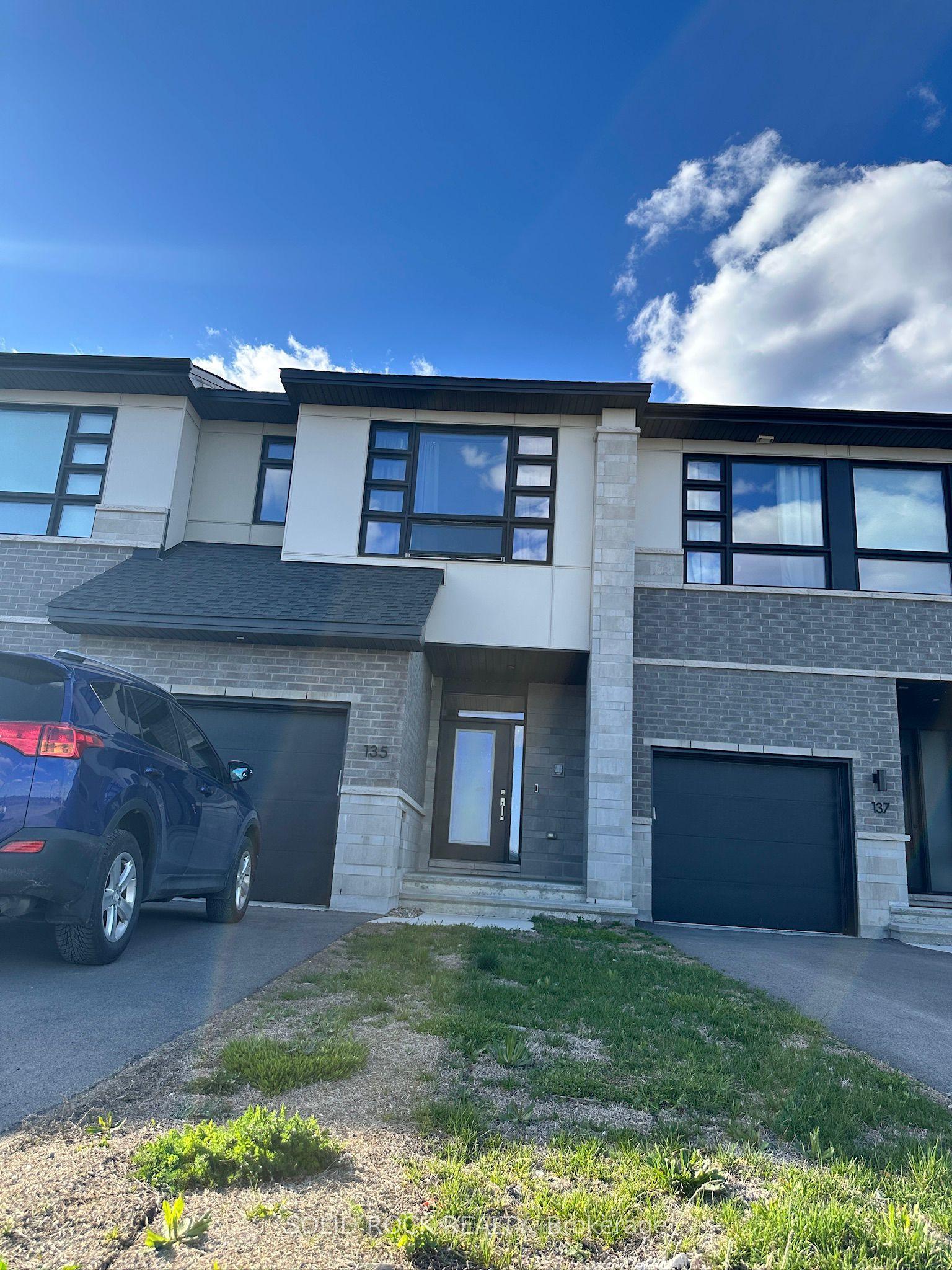 135 ROCKMELON Street — photo 1
