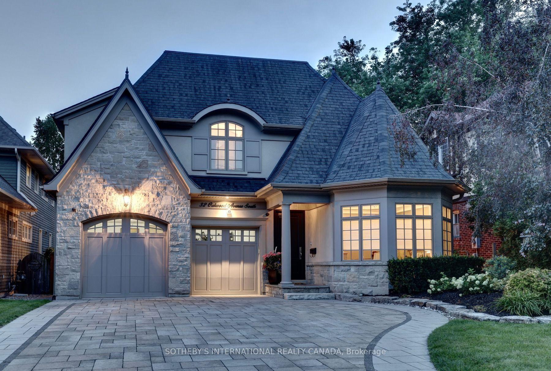 32 Oakwood Avenue S, Mississauga — Detached for sale, photo 1